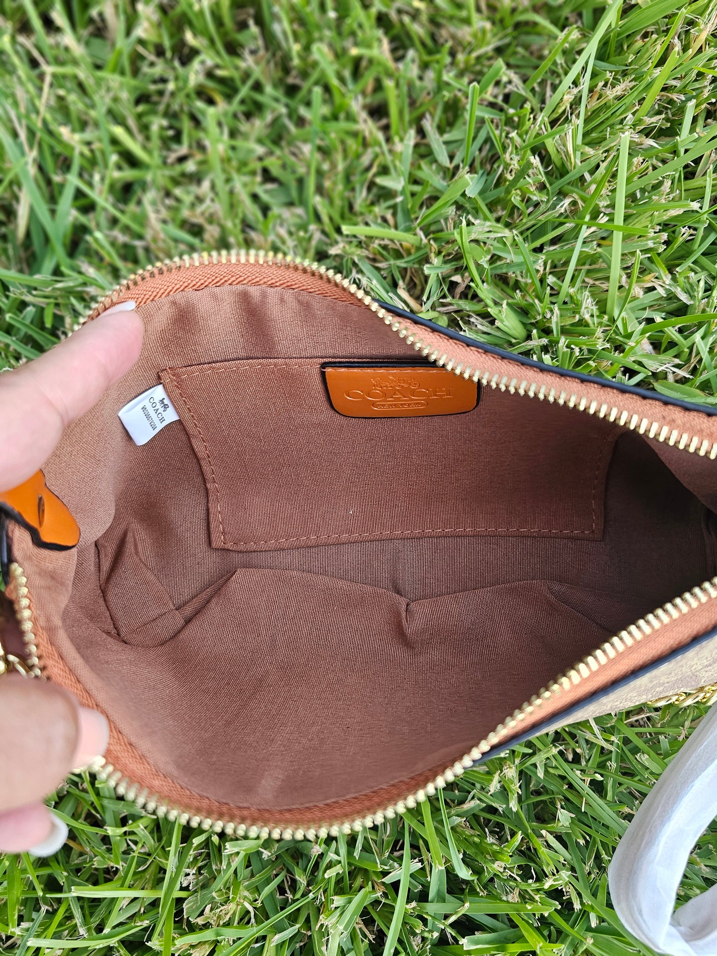 Shoulder carry/ Crossbody