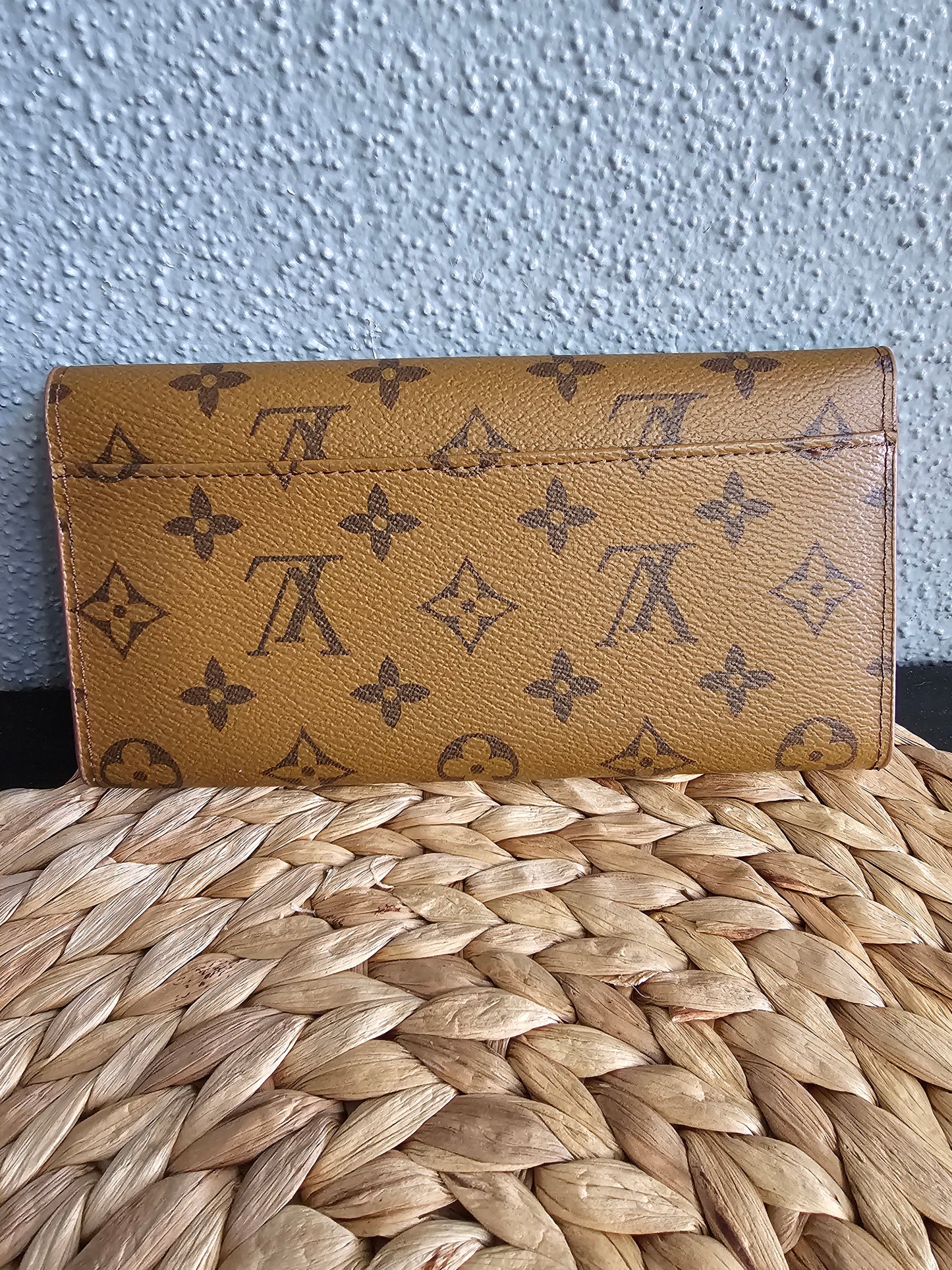 Full-size snap wallet