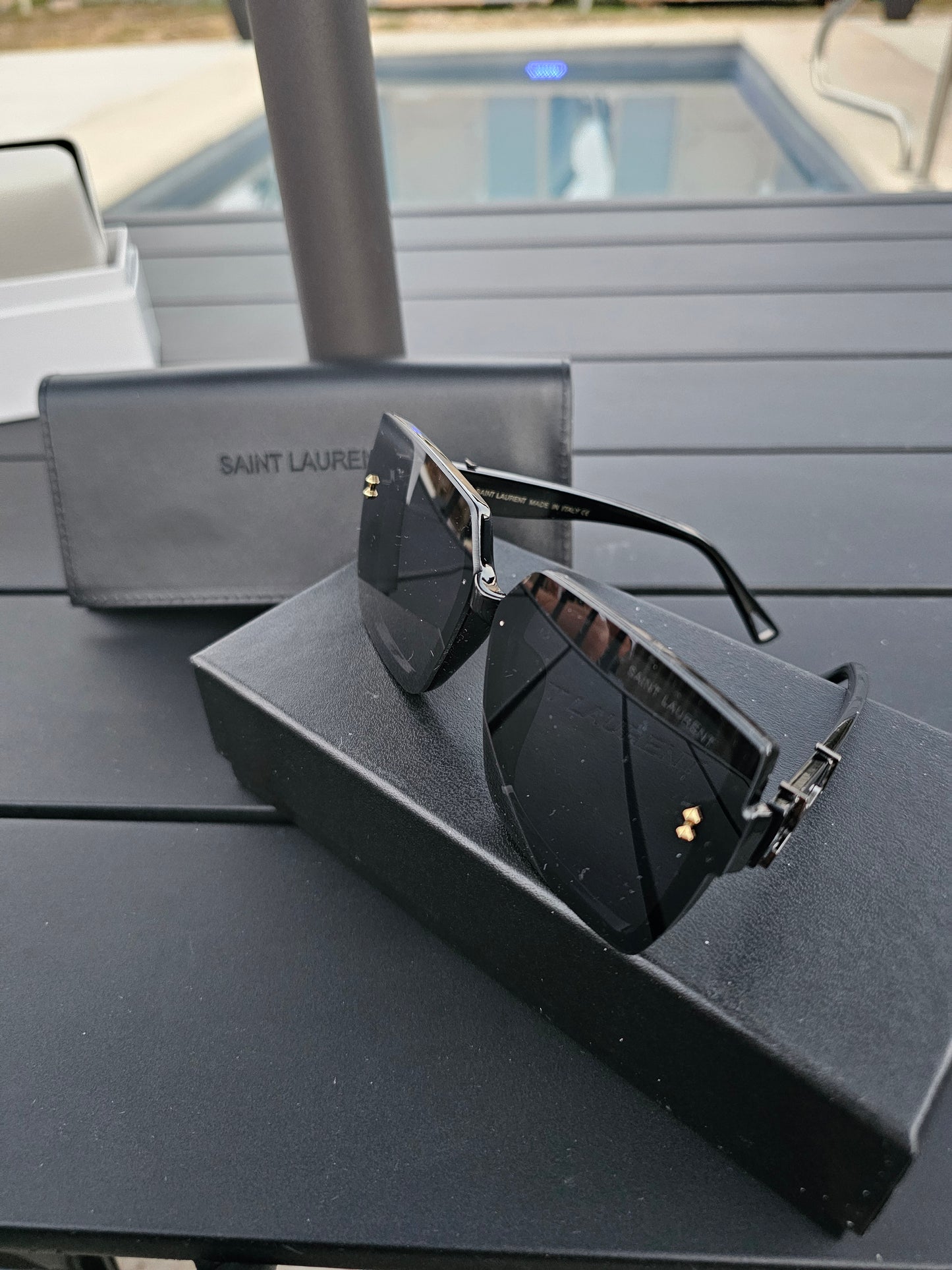 Y -s - l sunglasses w/glasses