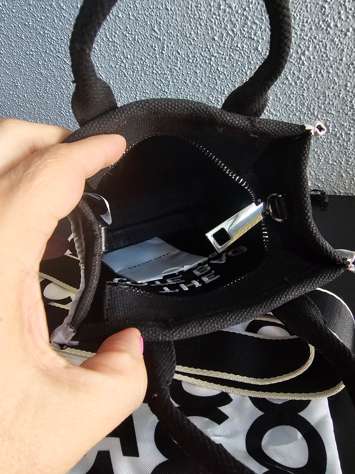 Crossbody size (6×8in)