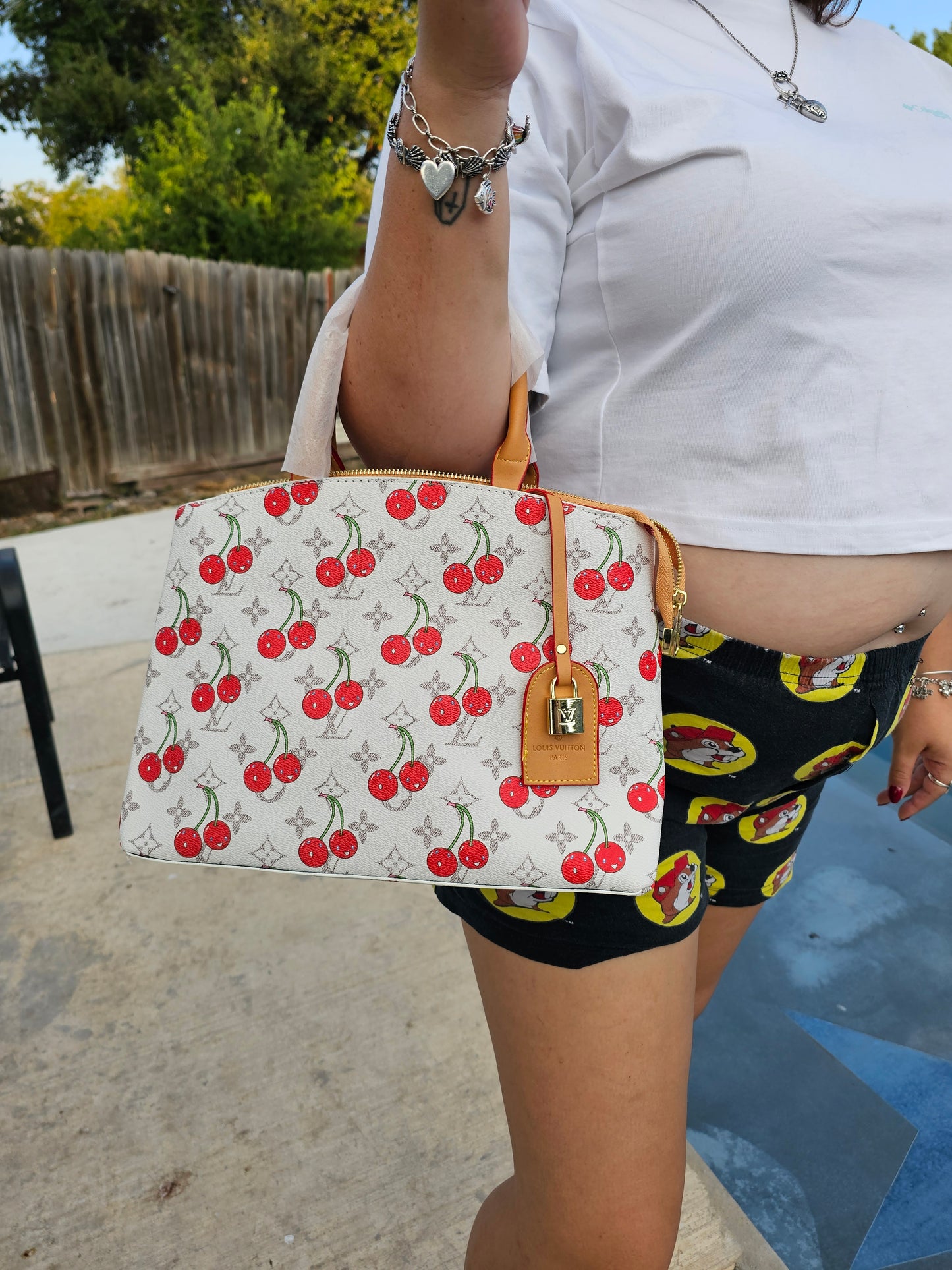 Hand bag / Crossbody
