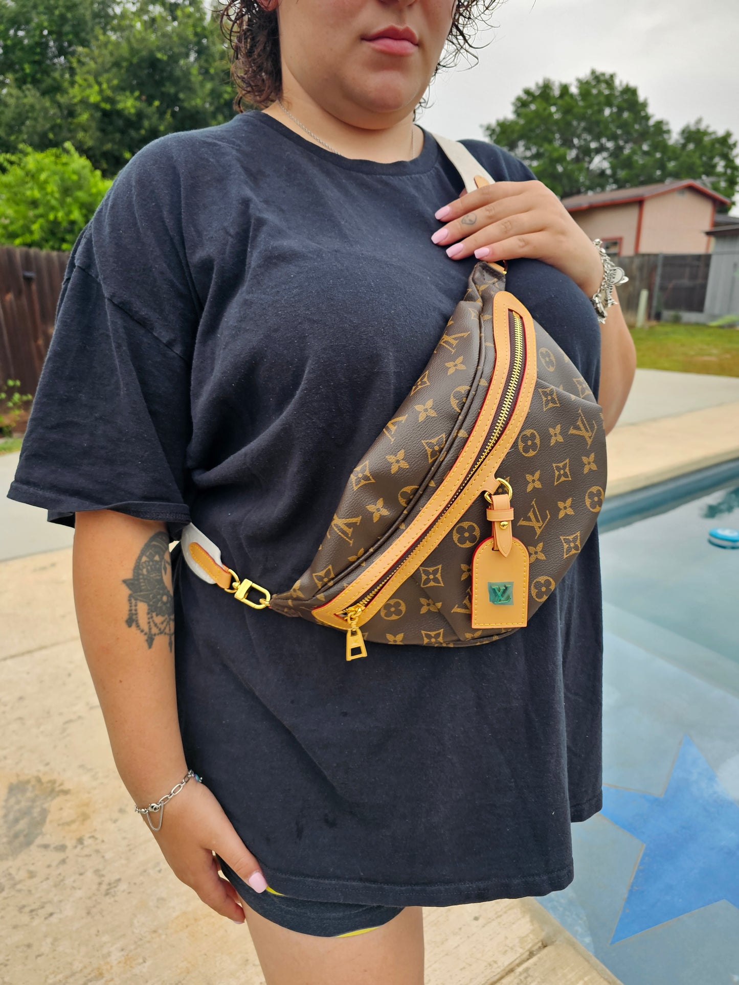 Chest bag