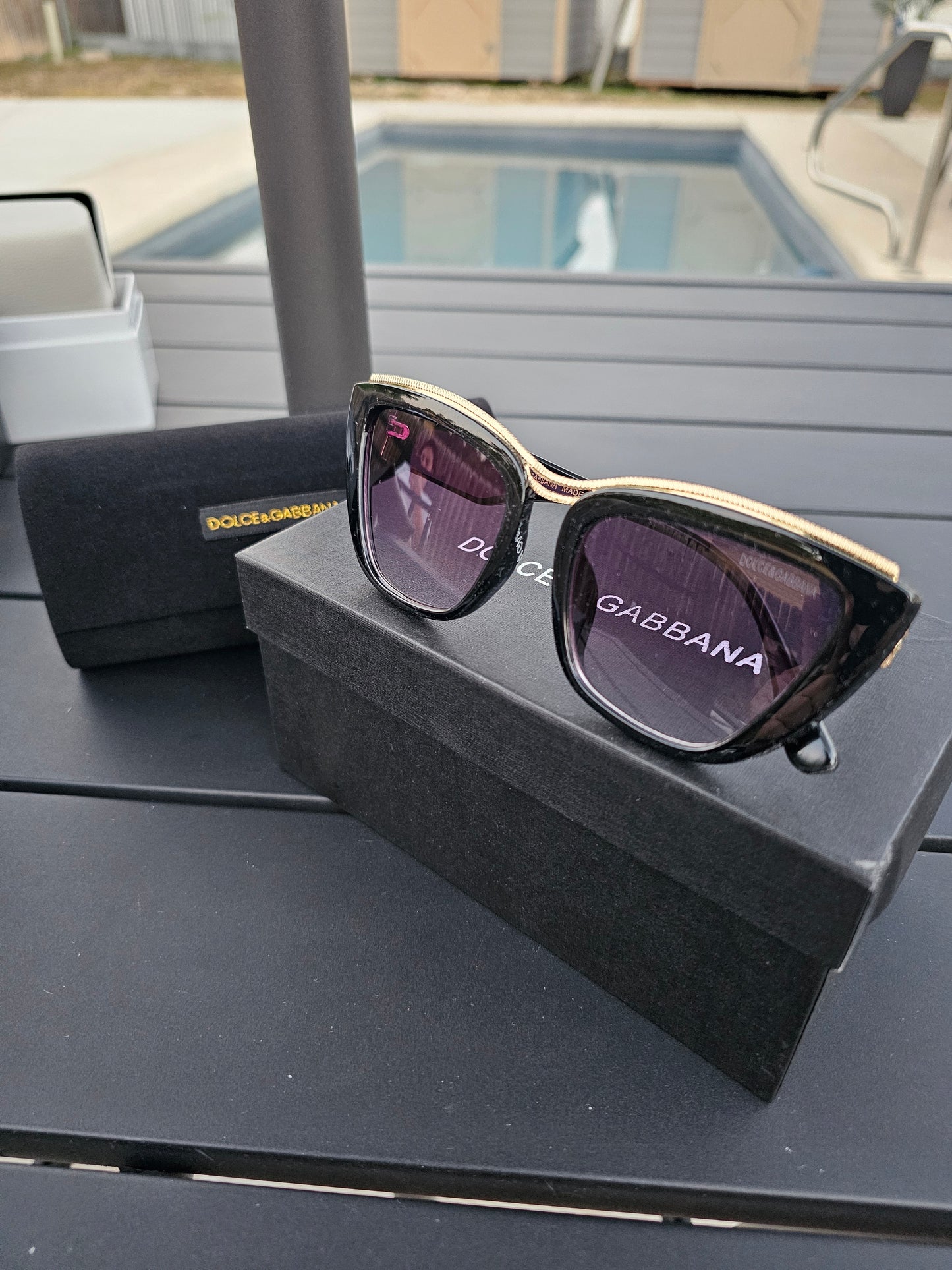 Dg sunglasses w/case