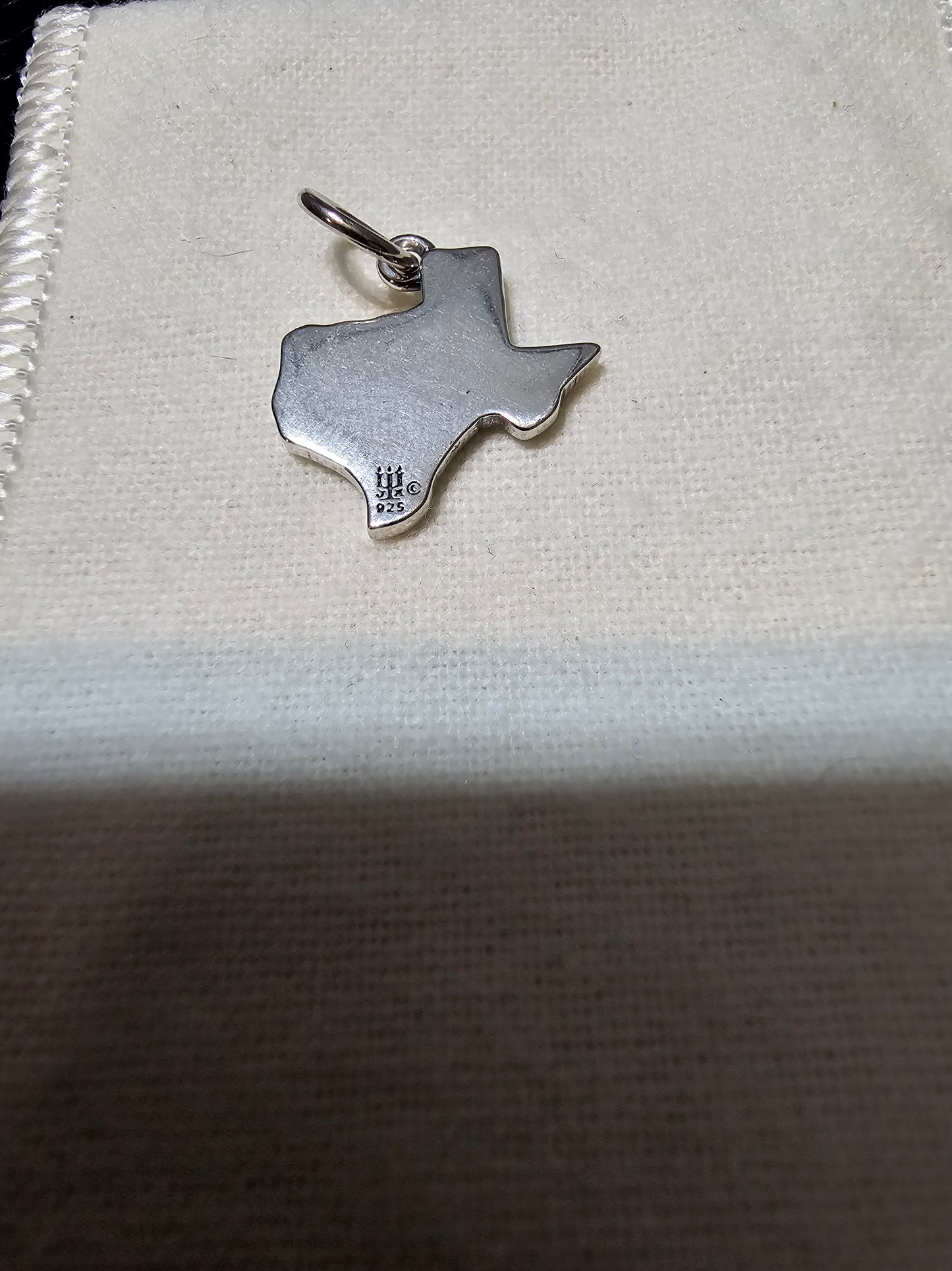 925 charm (tx strong)