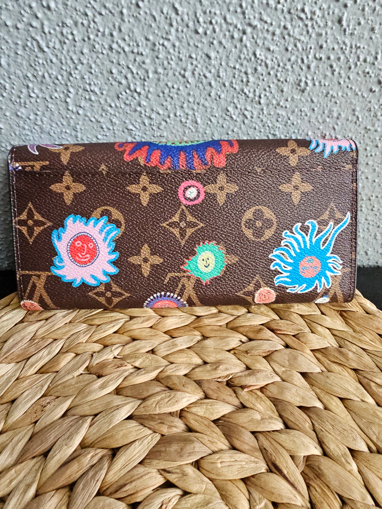 Full-size snap wallet