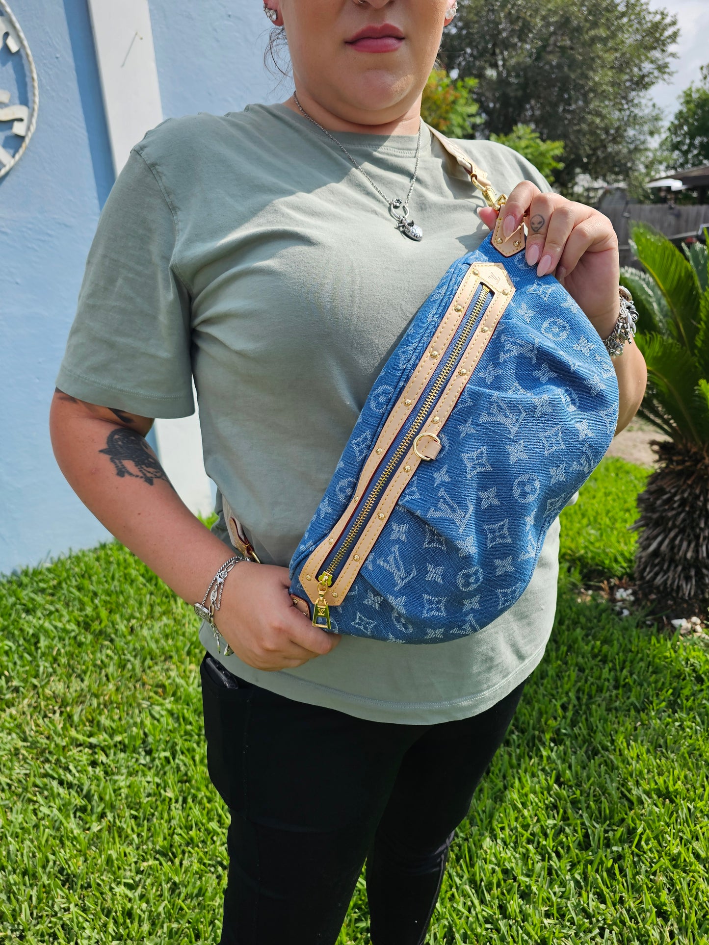 Chest bag