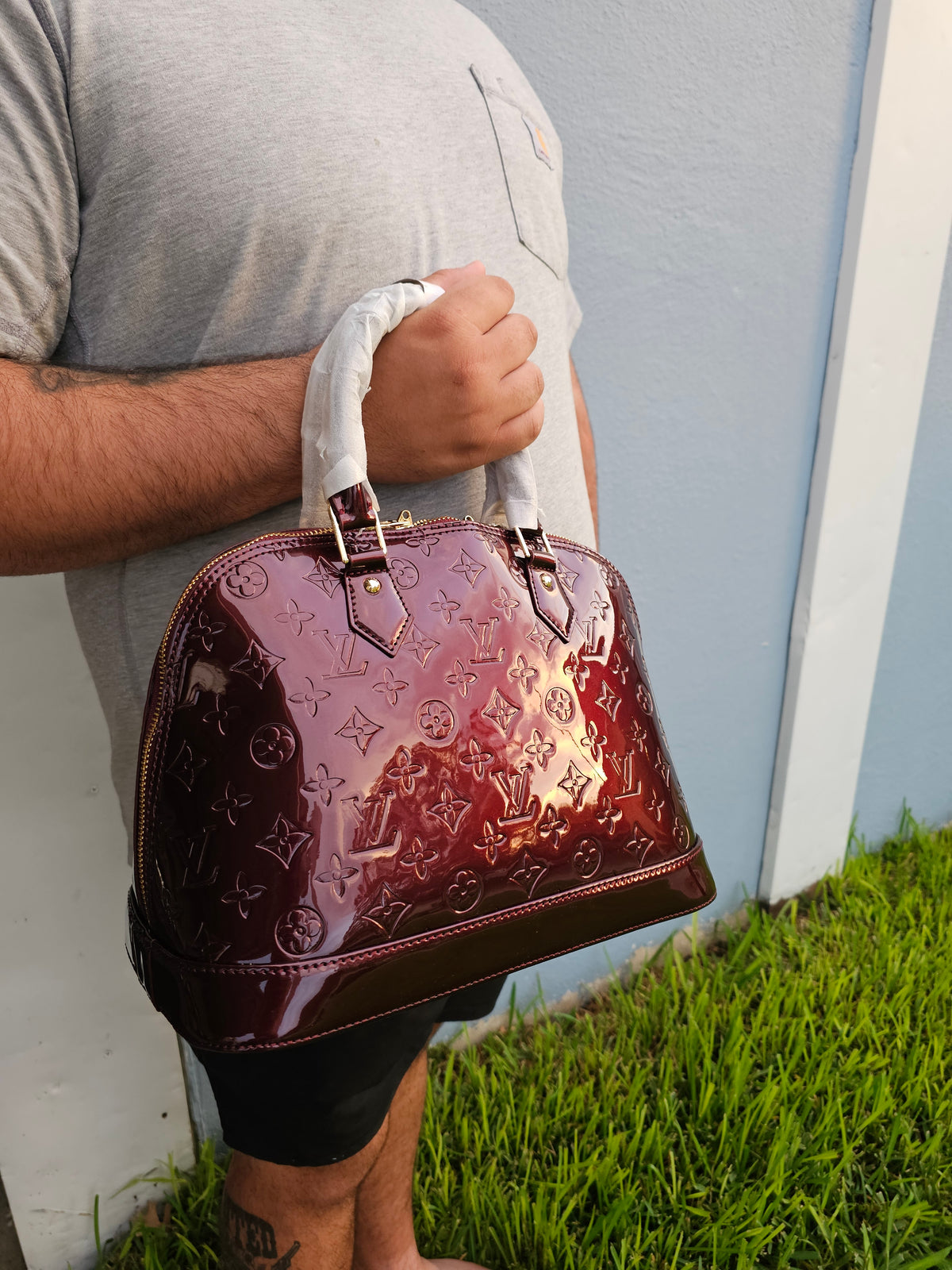 Beautiful large alma (MAROON)