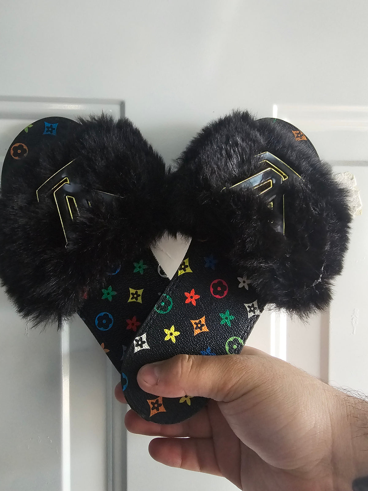 Comfy slippers size (7-7 1/2)