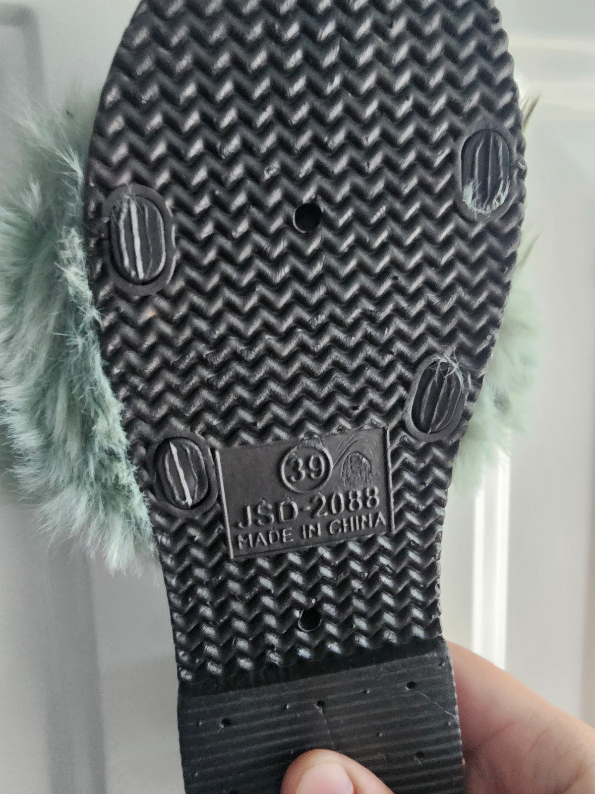 Comfy slippers size (7 1/2 - 8)