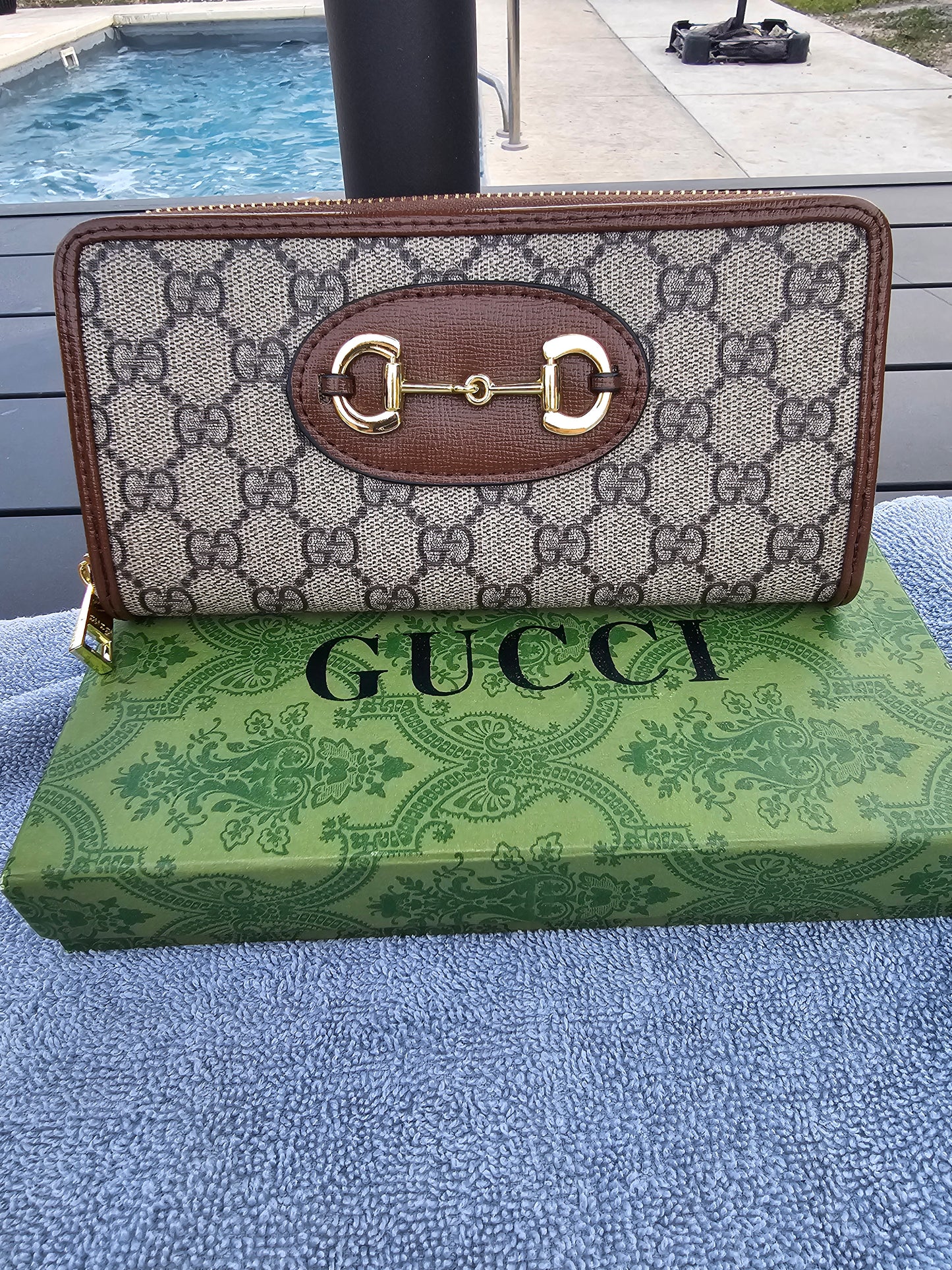 Full Size zippy wallet