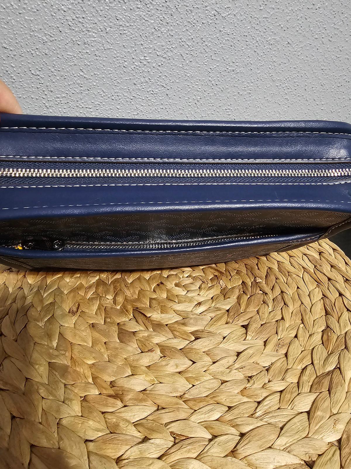 😎Toiletry bag size (10 × 7 1/2)