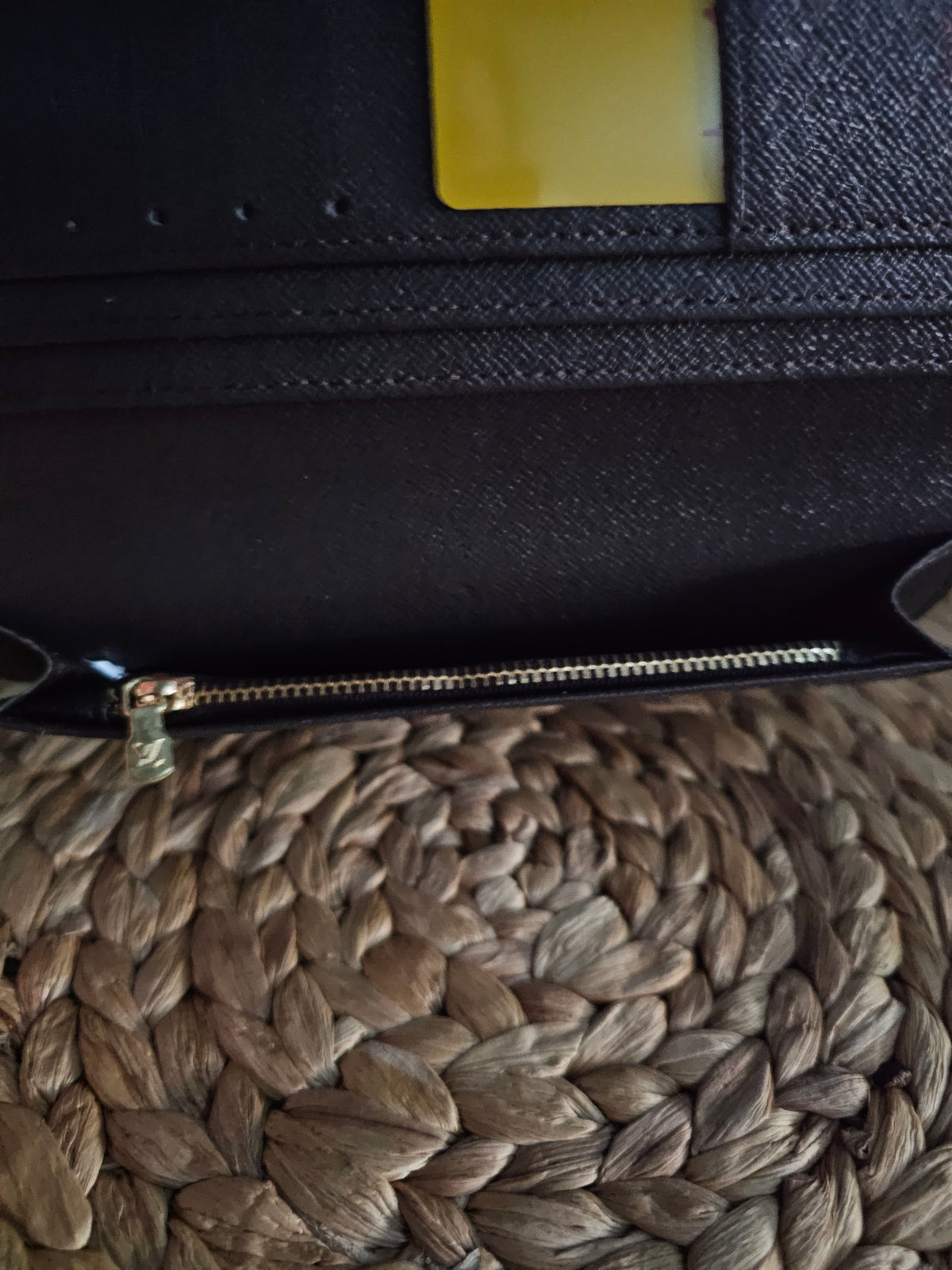 Full-size wallet