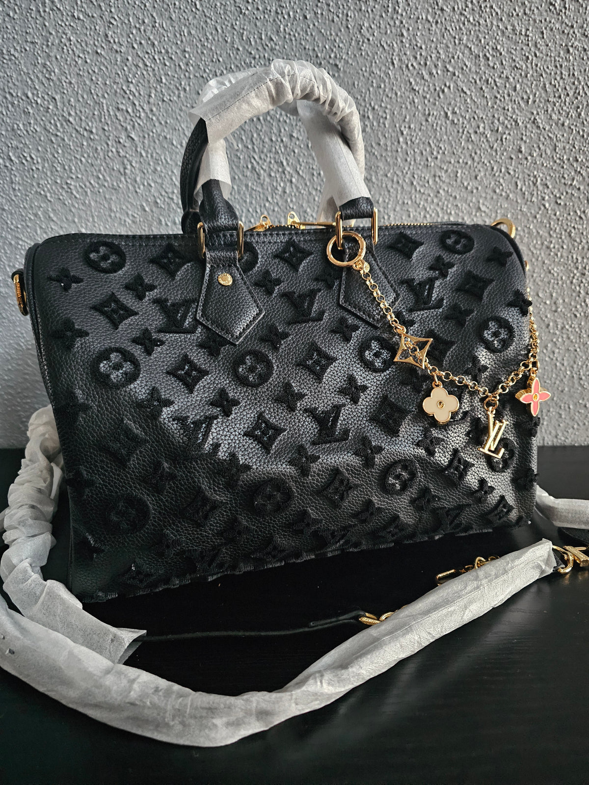 Speedy 30 w/ 2 straps