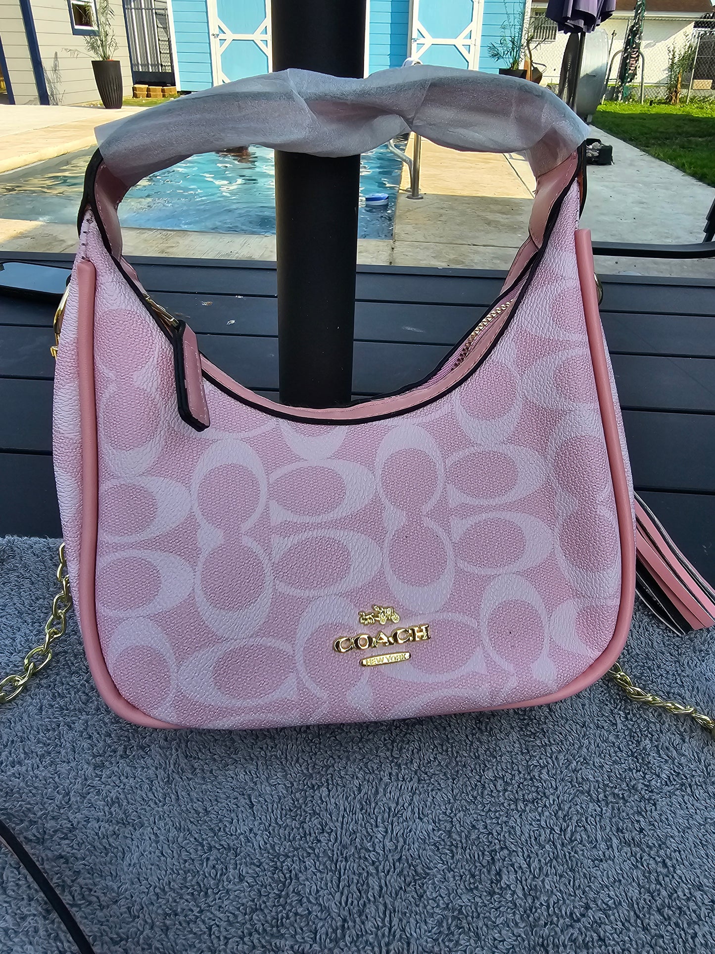 Shoulder carry/ Crossbody