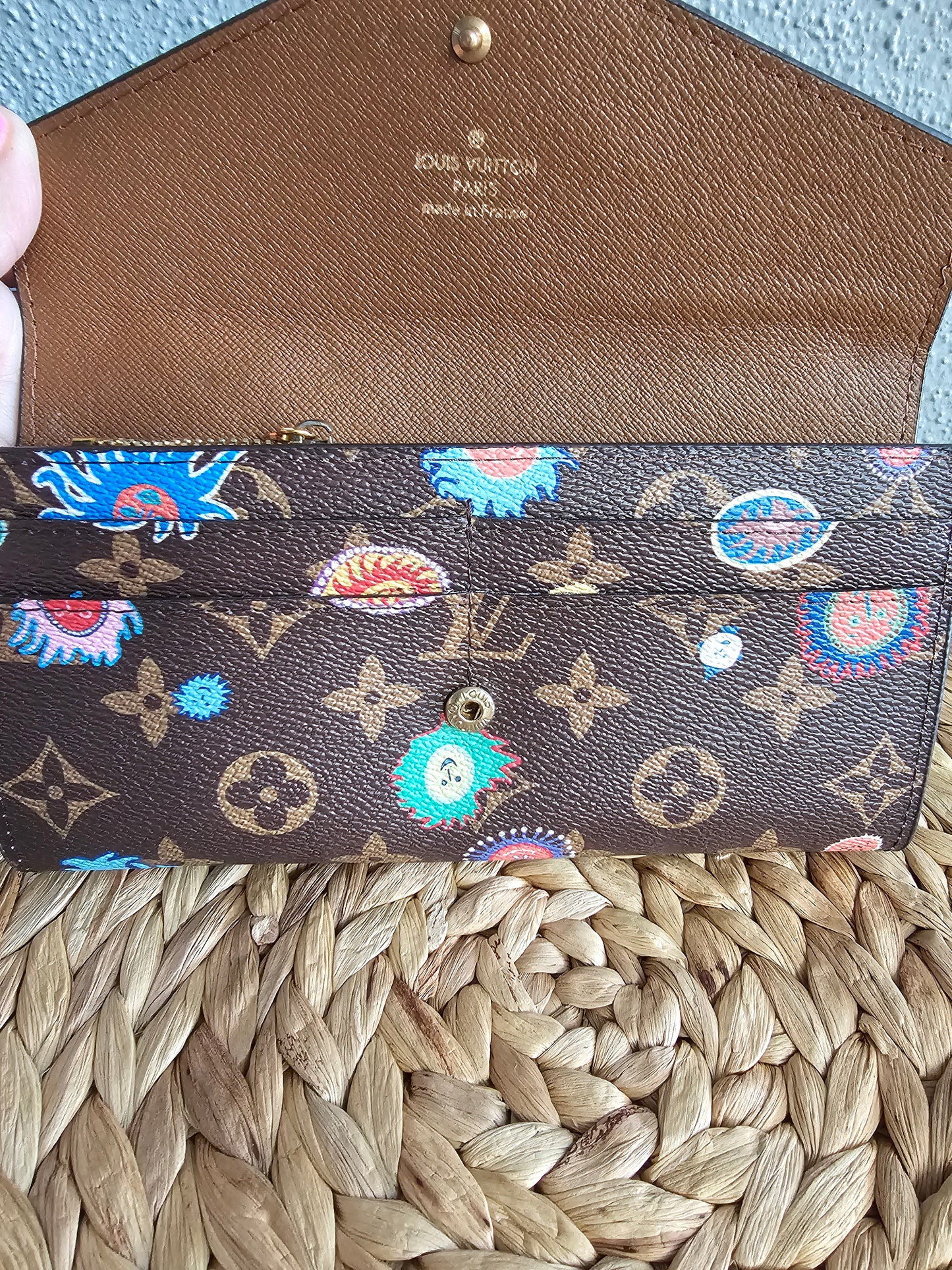 Full-size snap wallet