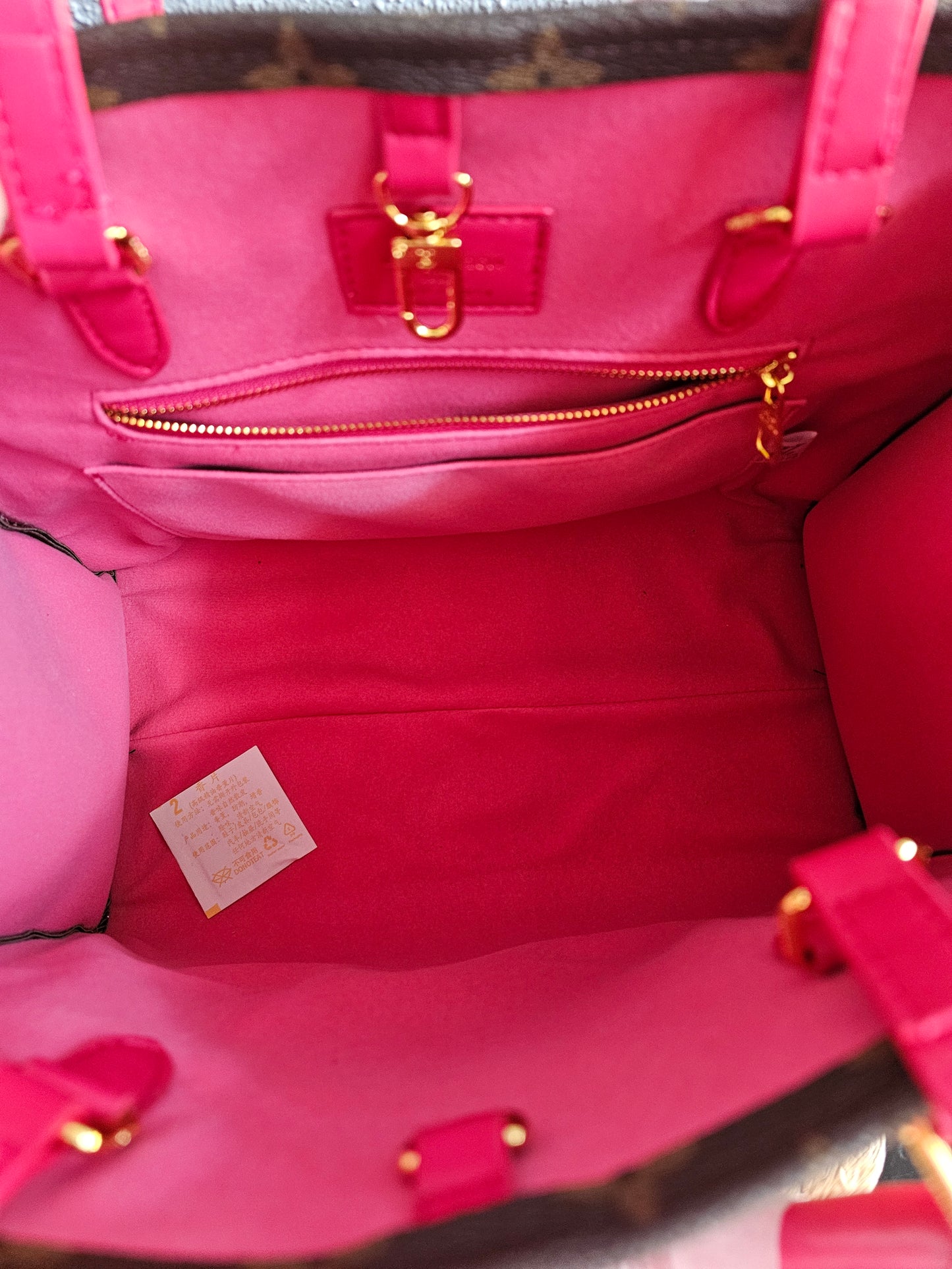 On the go hand bag/ shoulder carry