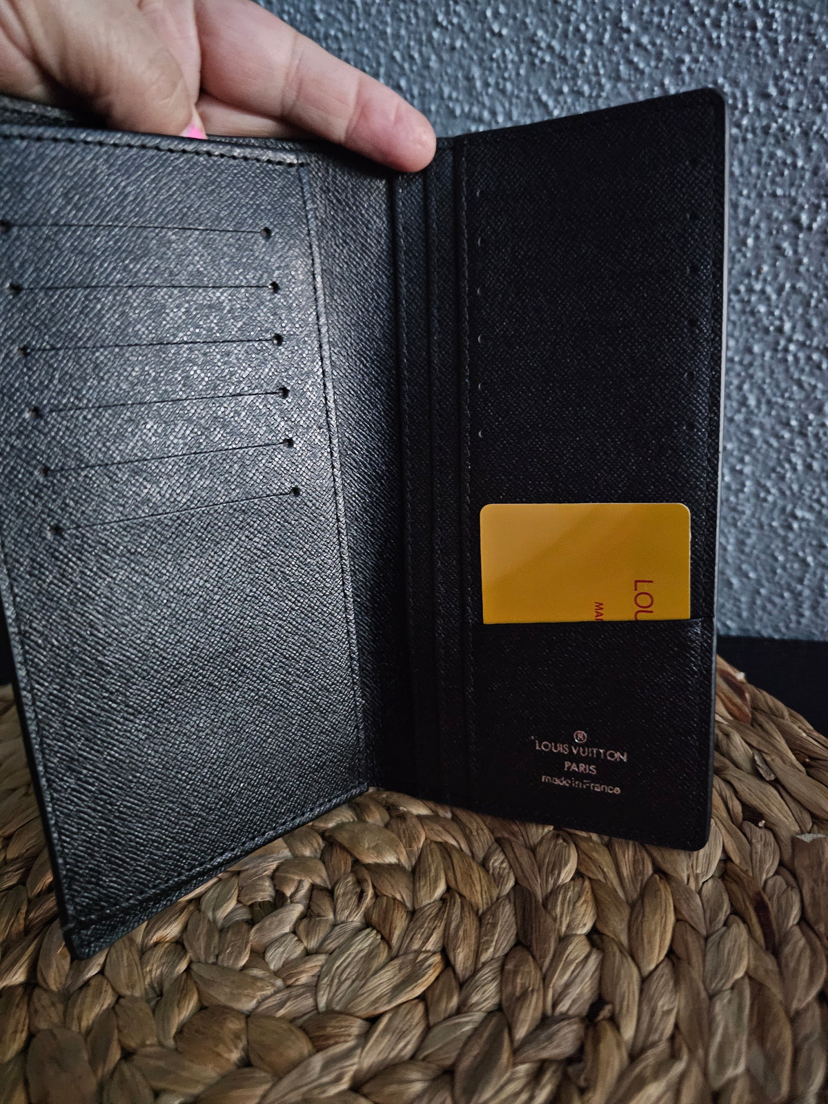 Full-size wallet