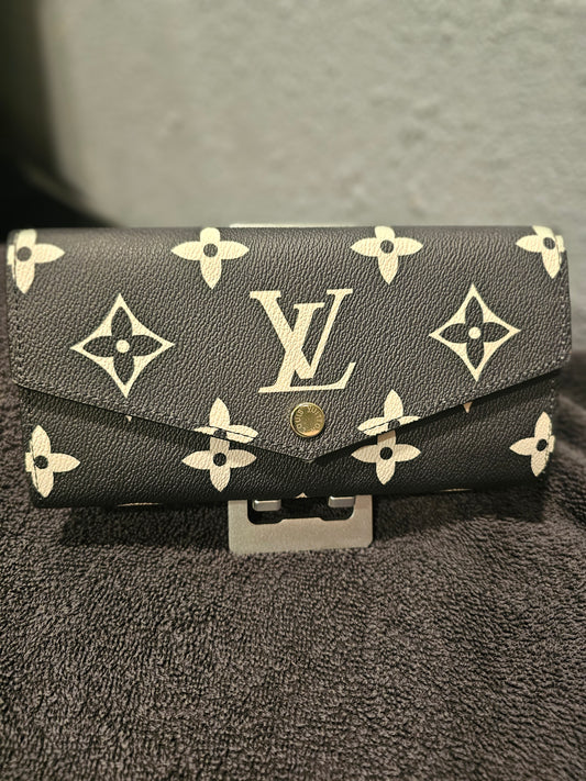 Full-size snap wallet