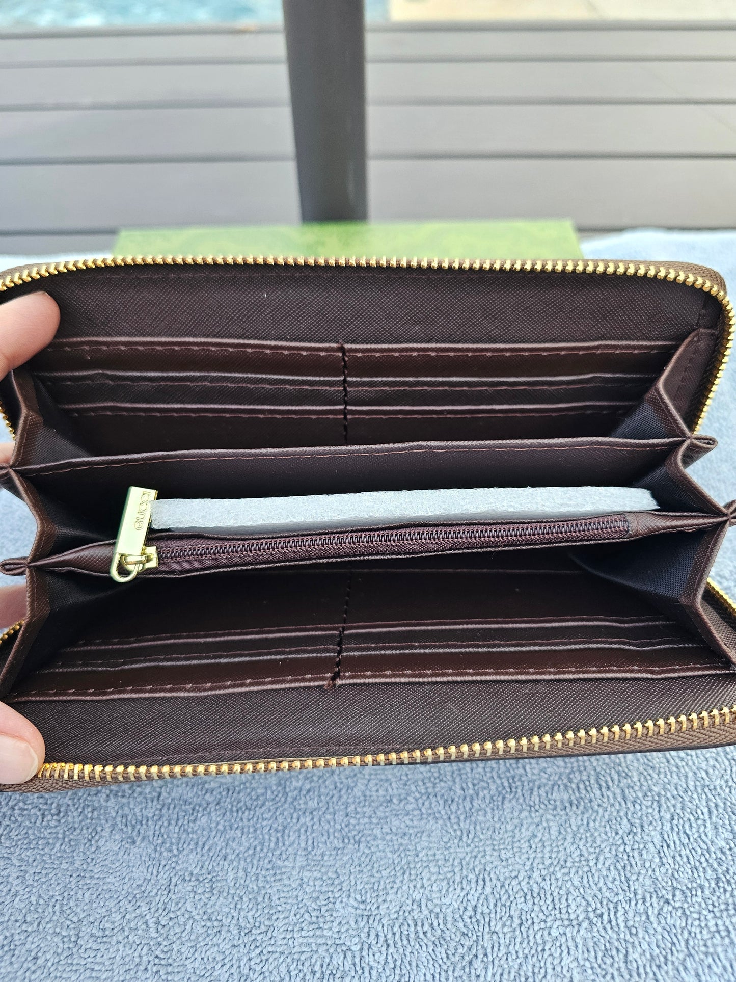Full-size zippy wallet