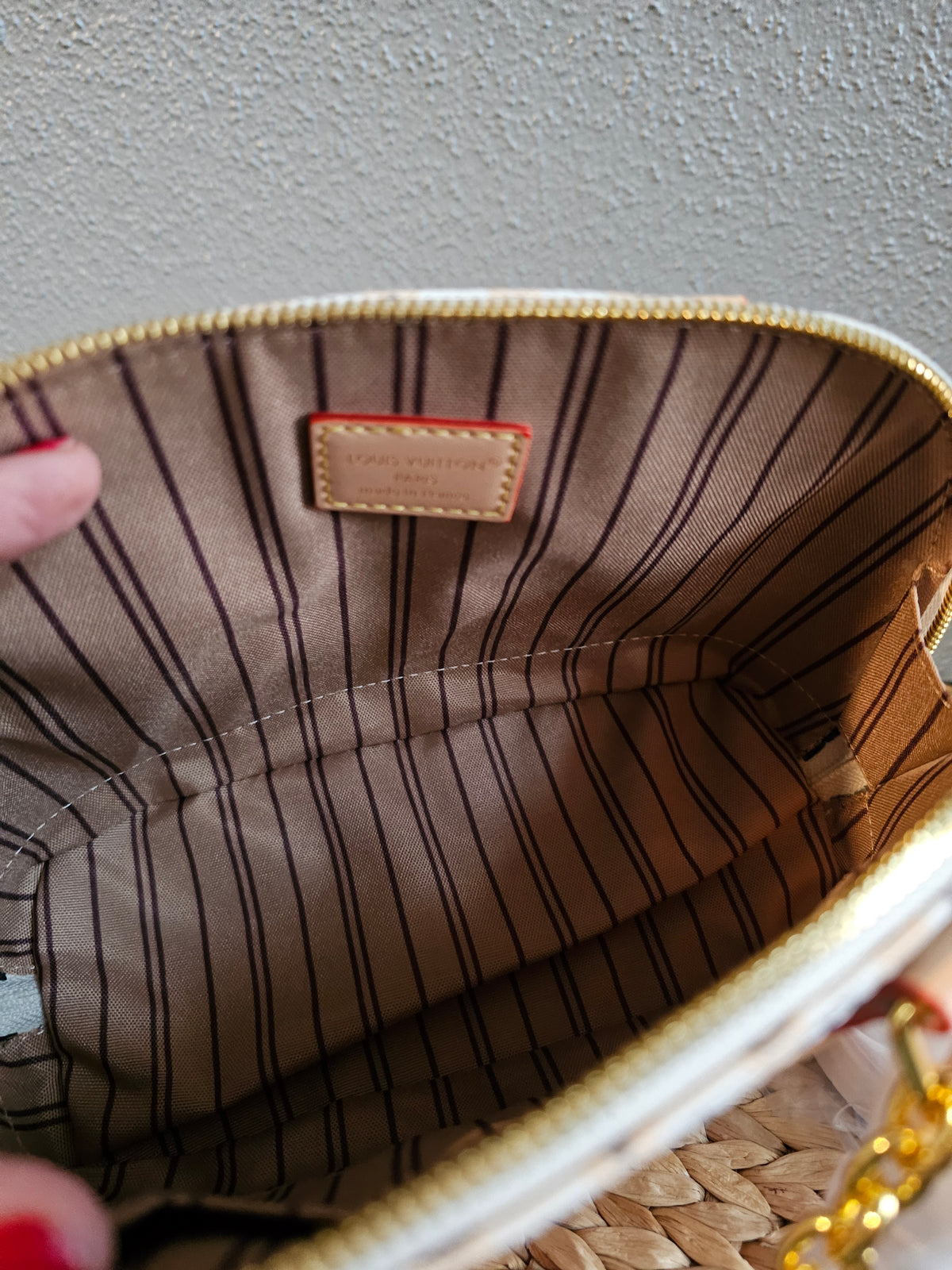 Medium size alma bag