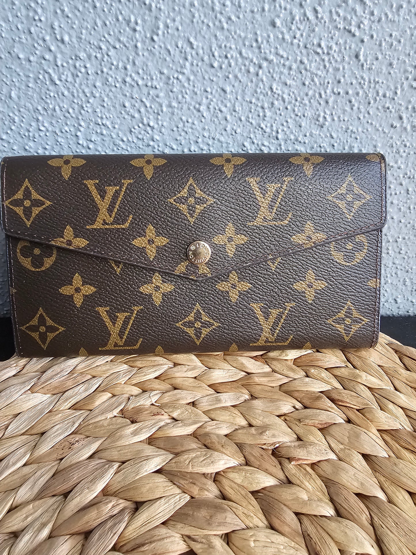 Full-size snap wallet