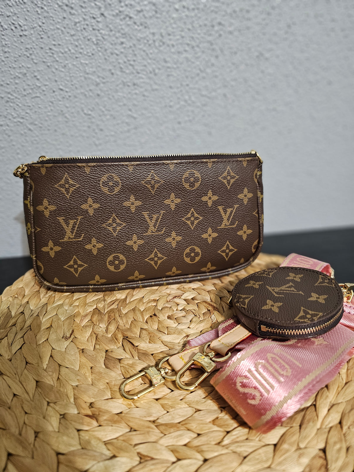 🤩3 piece Crossbody pink strap