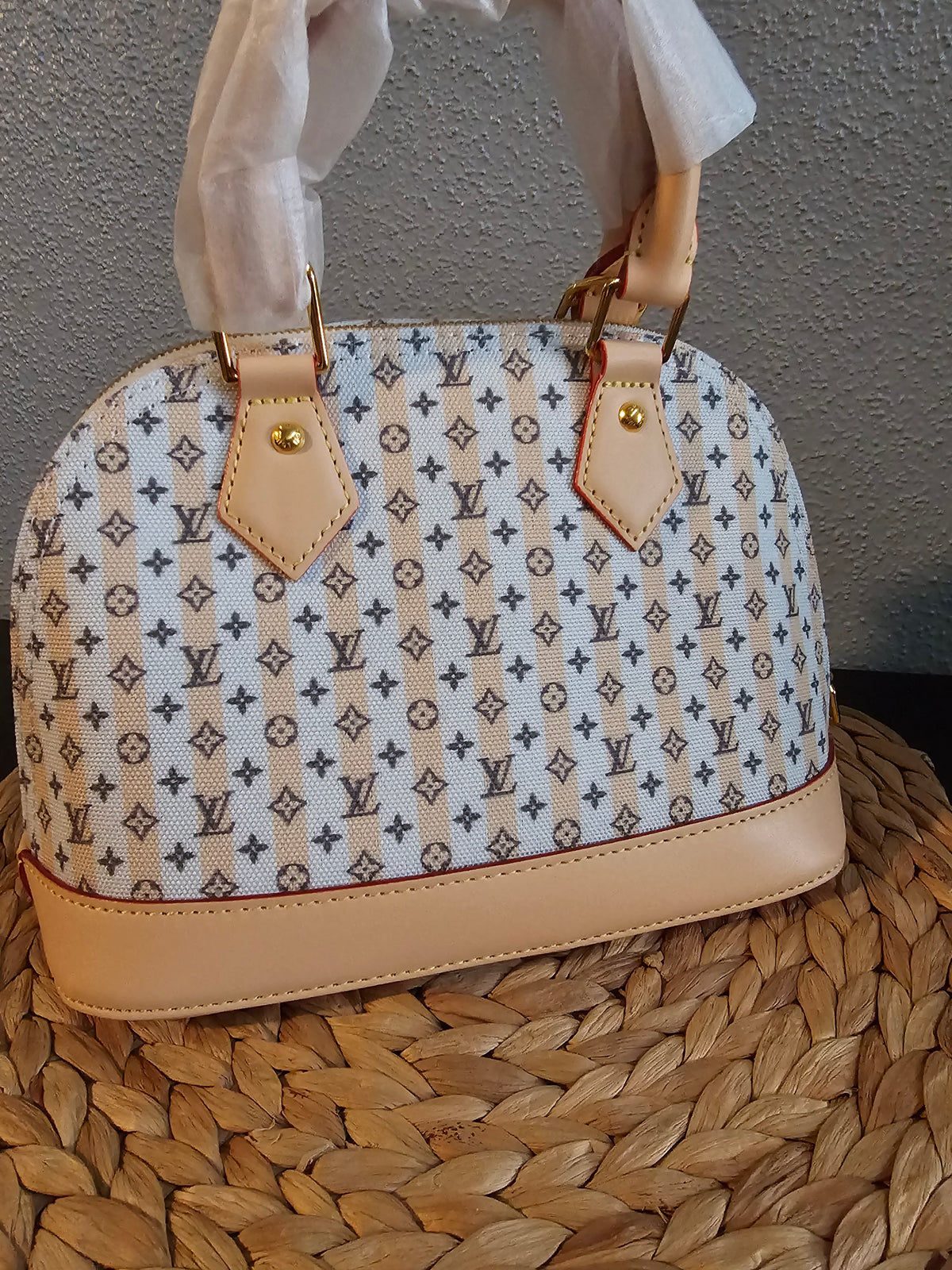 Medium size alma bag