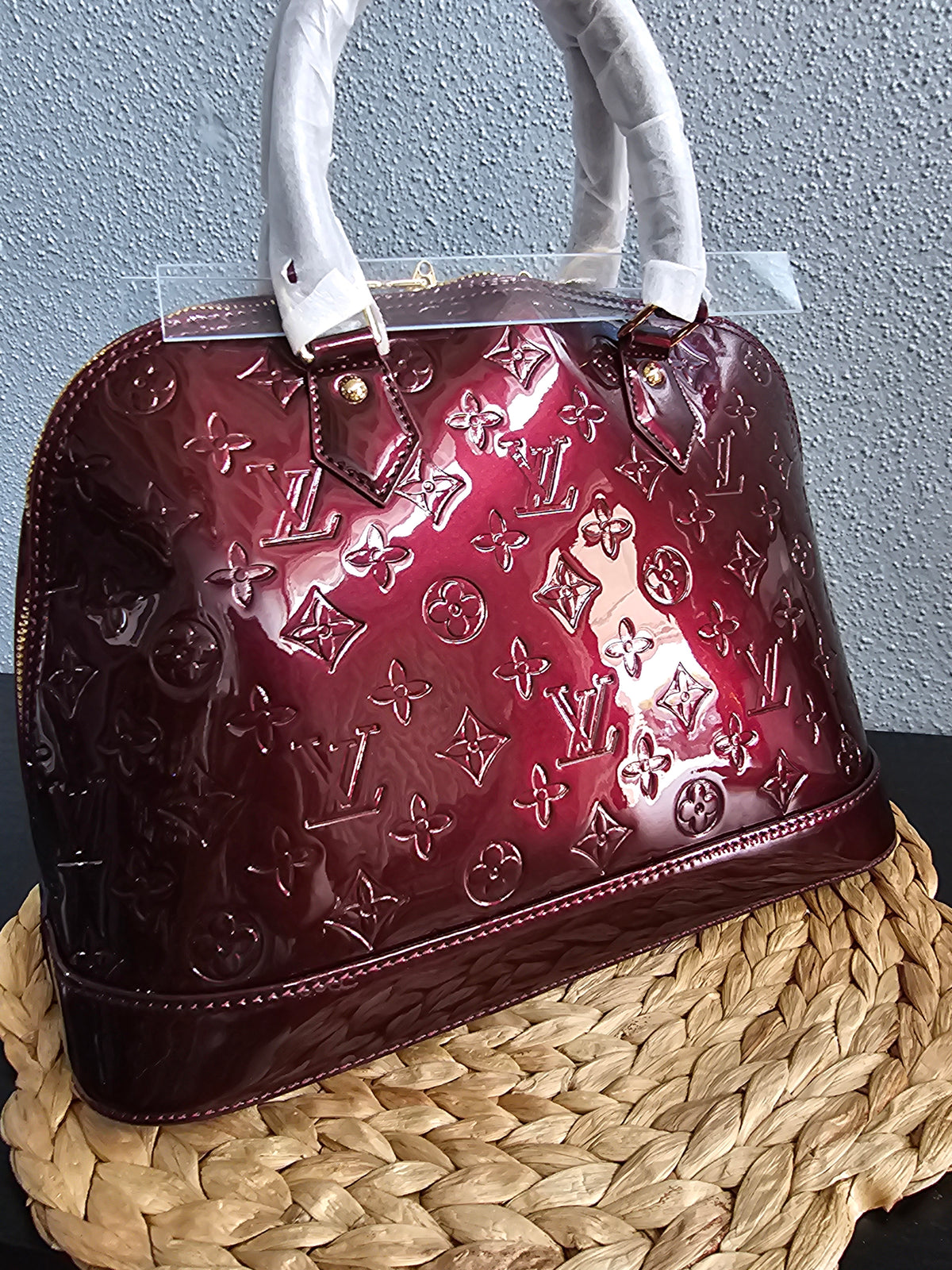 Beautiful large alma (MAROON)