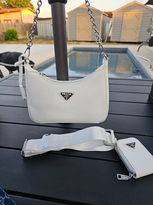 Crossbody / shoulder carry w/box