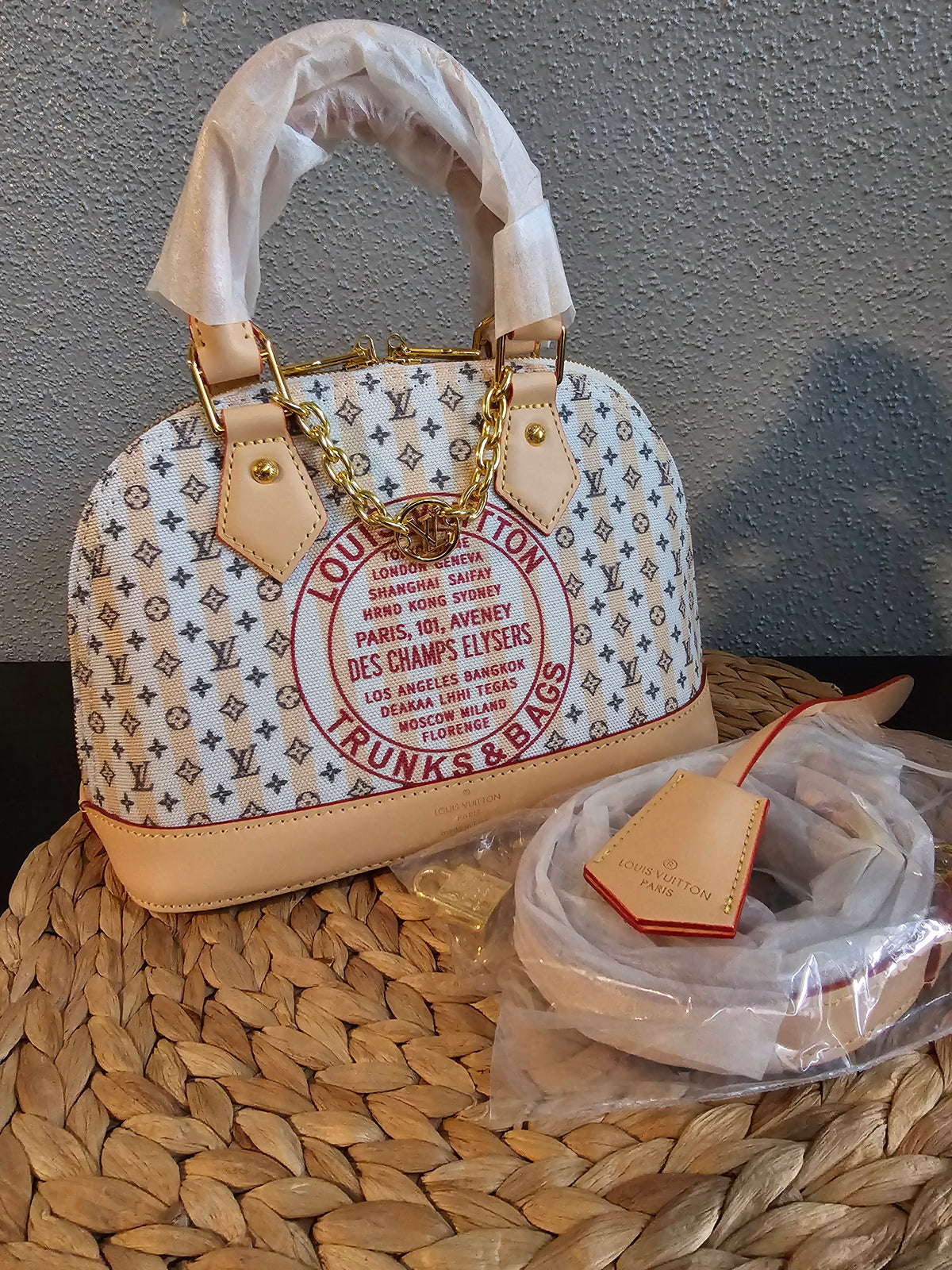 Medium size alma bag