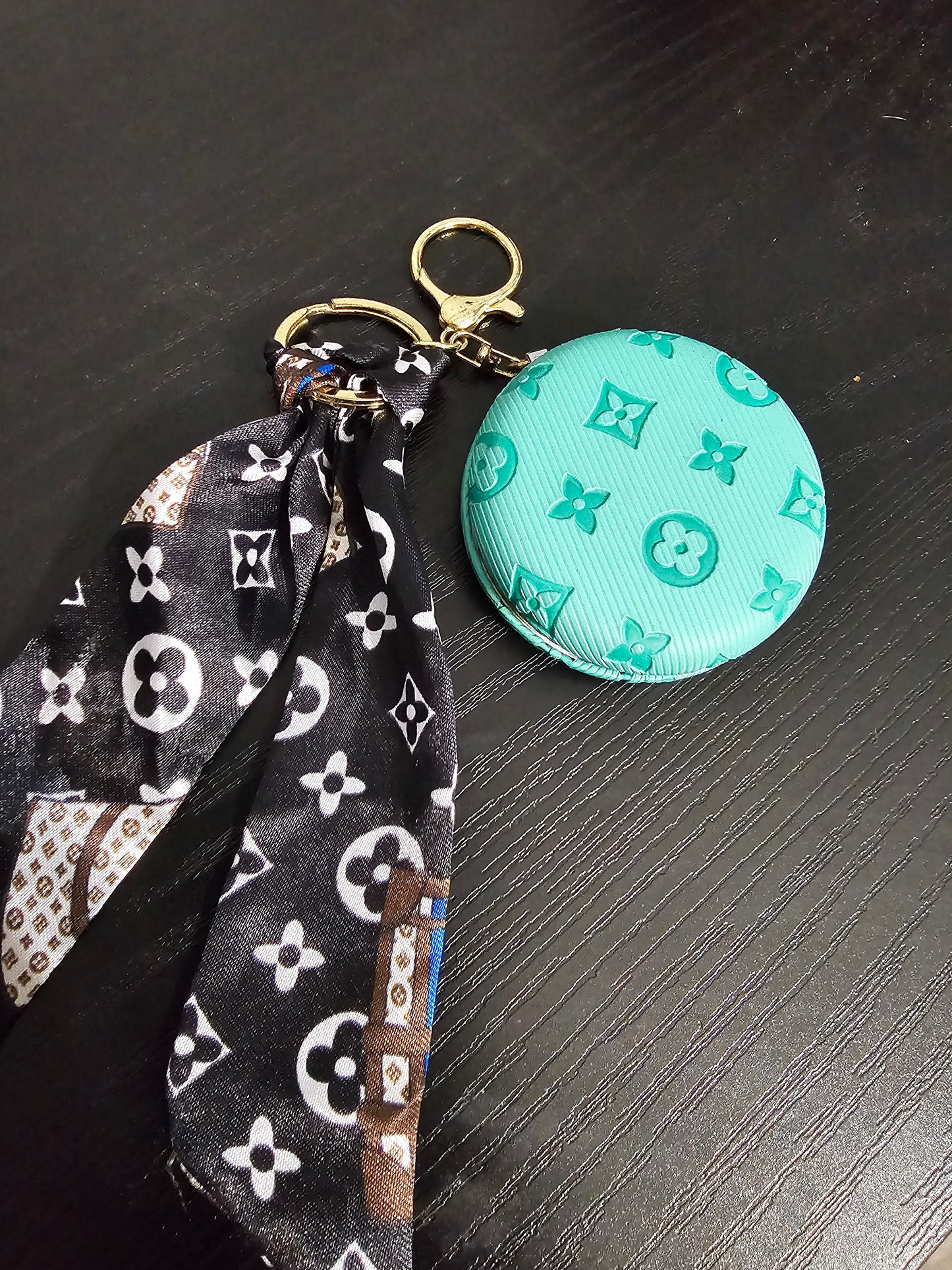 Small compact mirror (2in.)