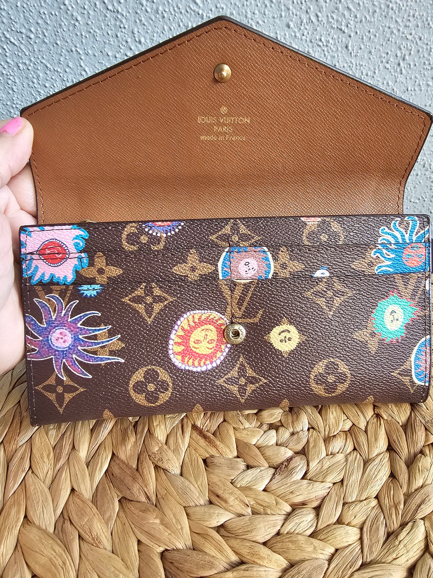 Full-size snap wallet