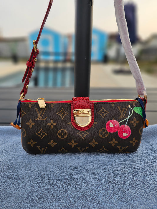 Shoulder carry/ Crossbody