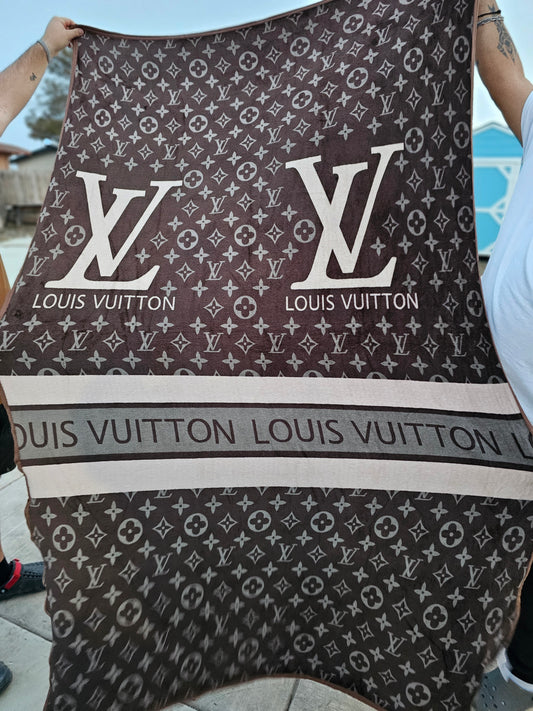 Throw blanket 59x79in.