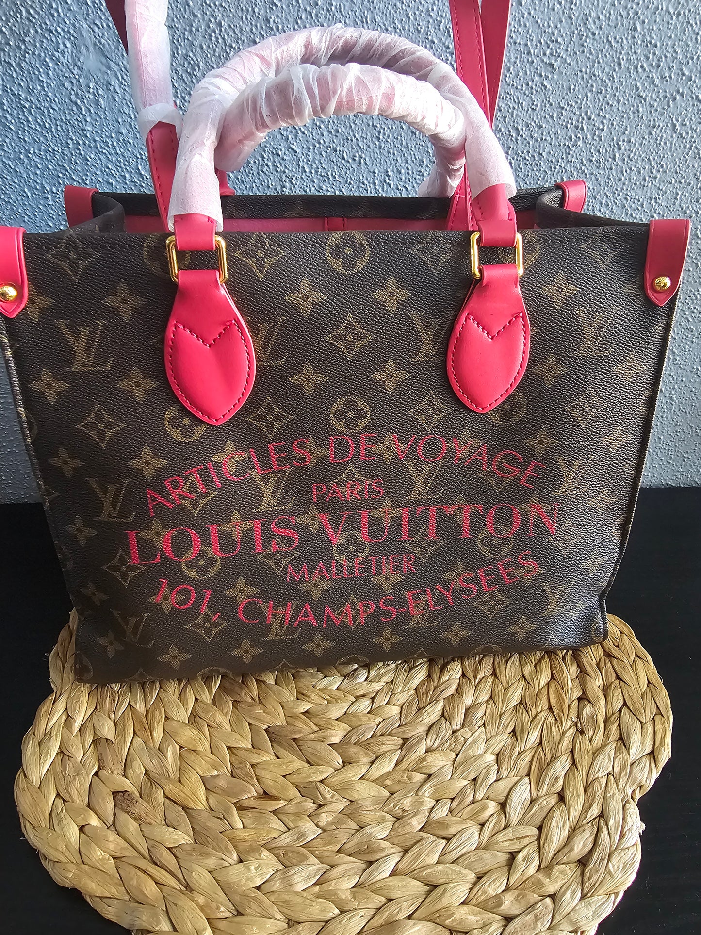 On the go hand bag/ shoulder carry