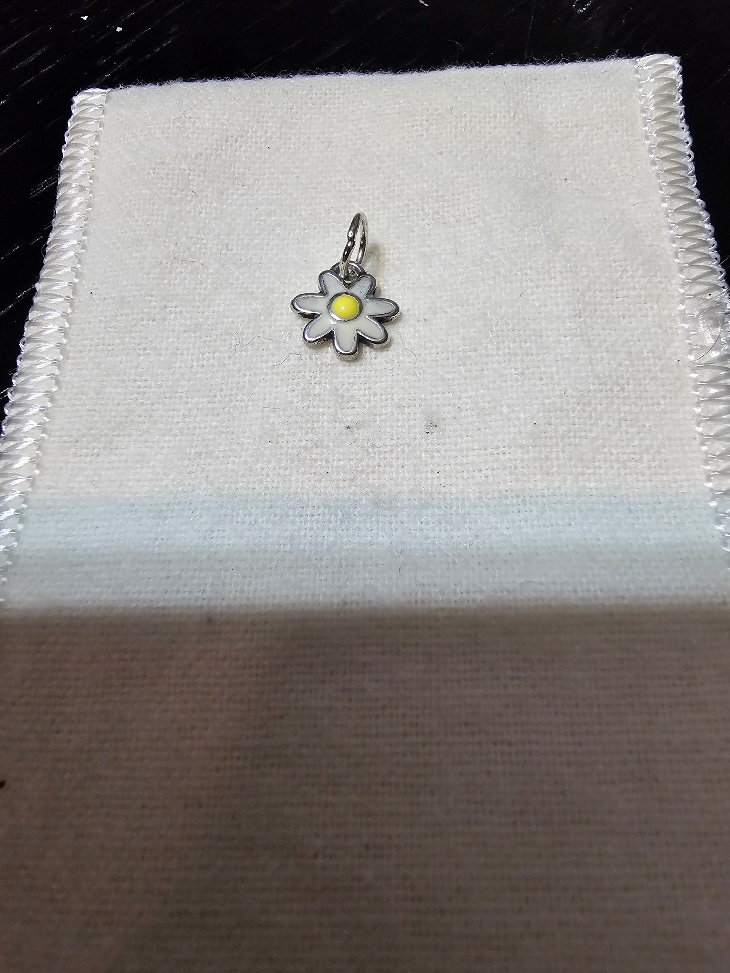 925 charm (flower)