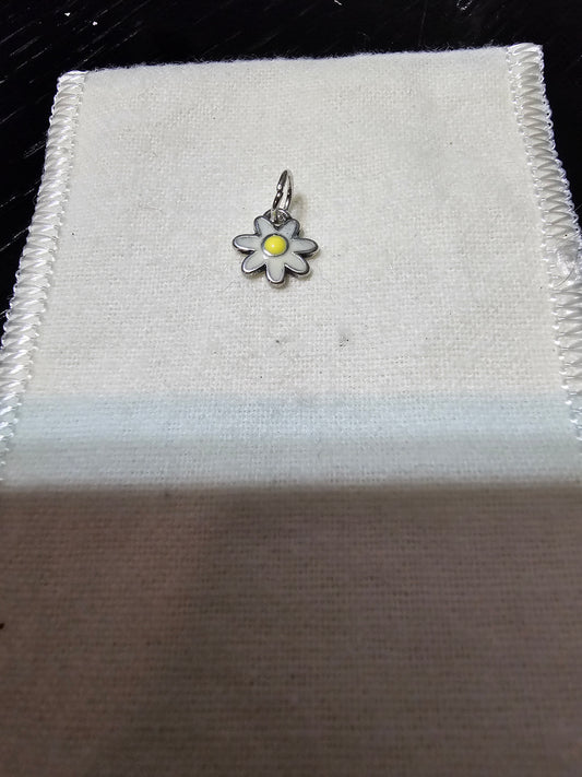 925 charm (flower)