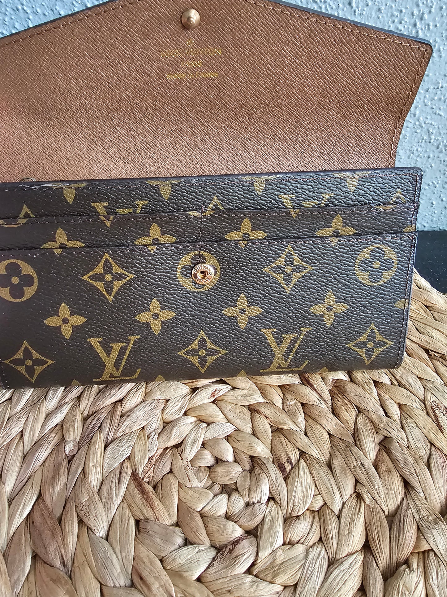 Full-size snap wallet