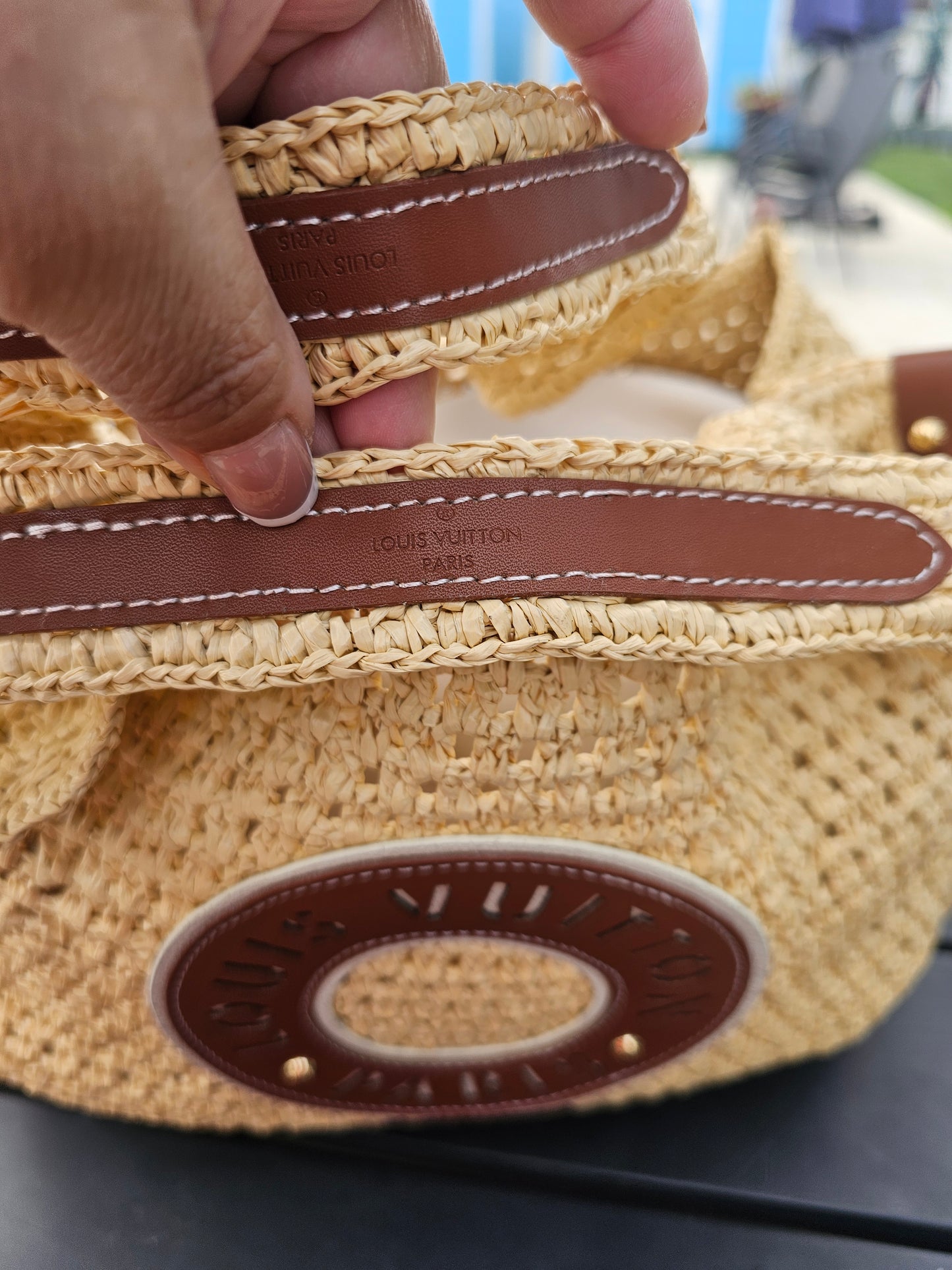 Medium straw tote