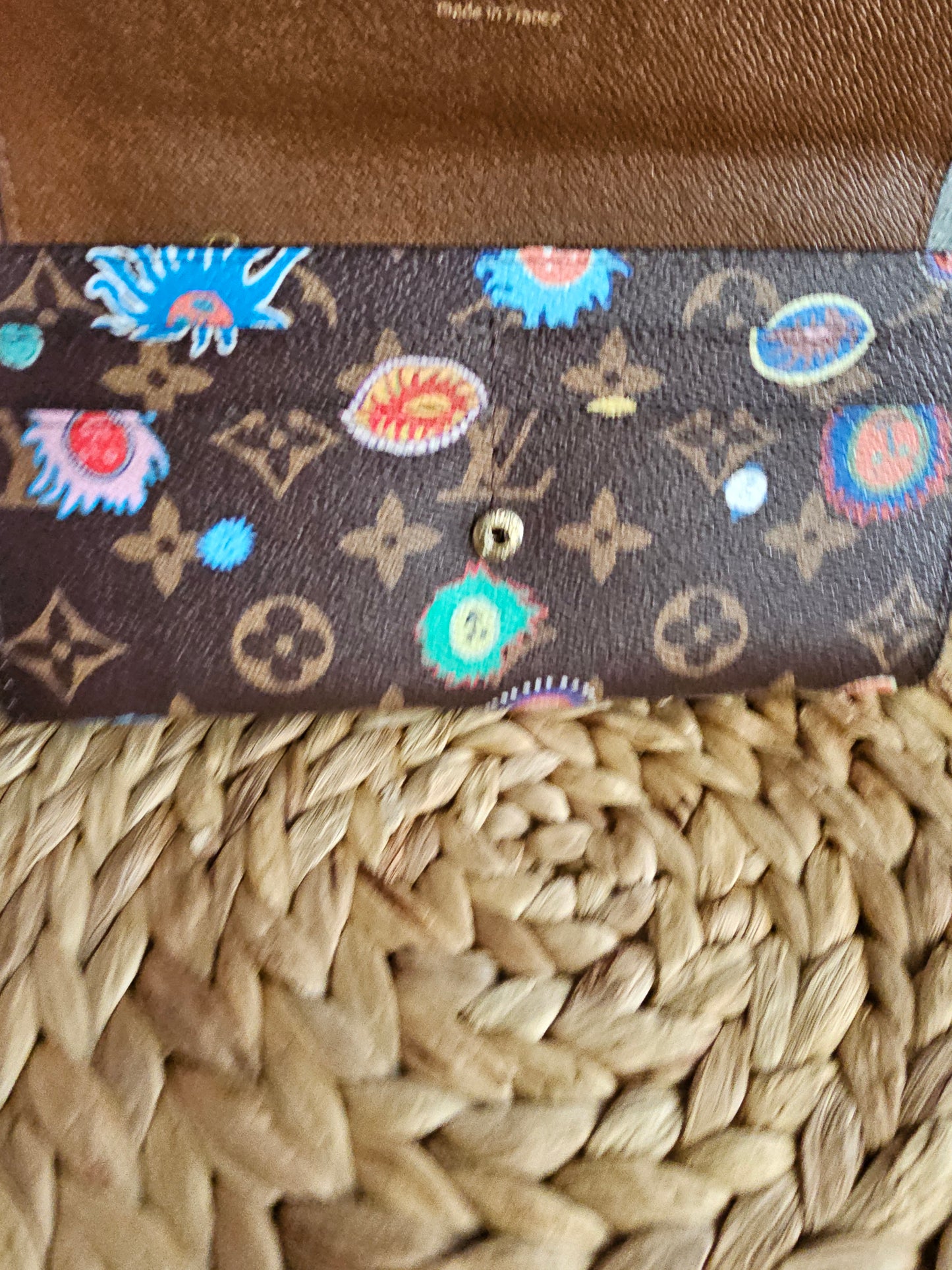 Full-size snap wallet