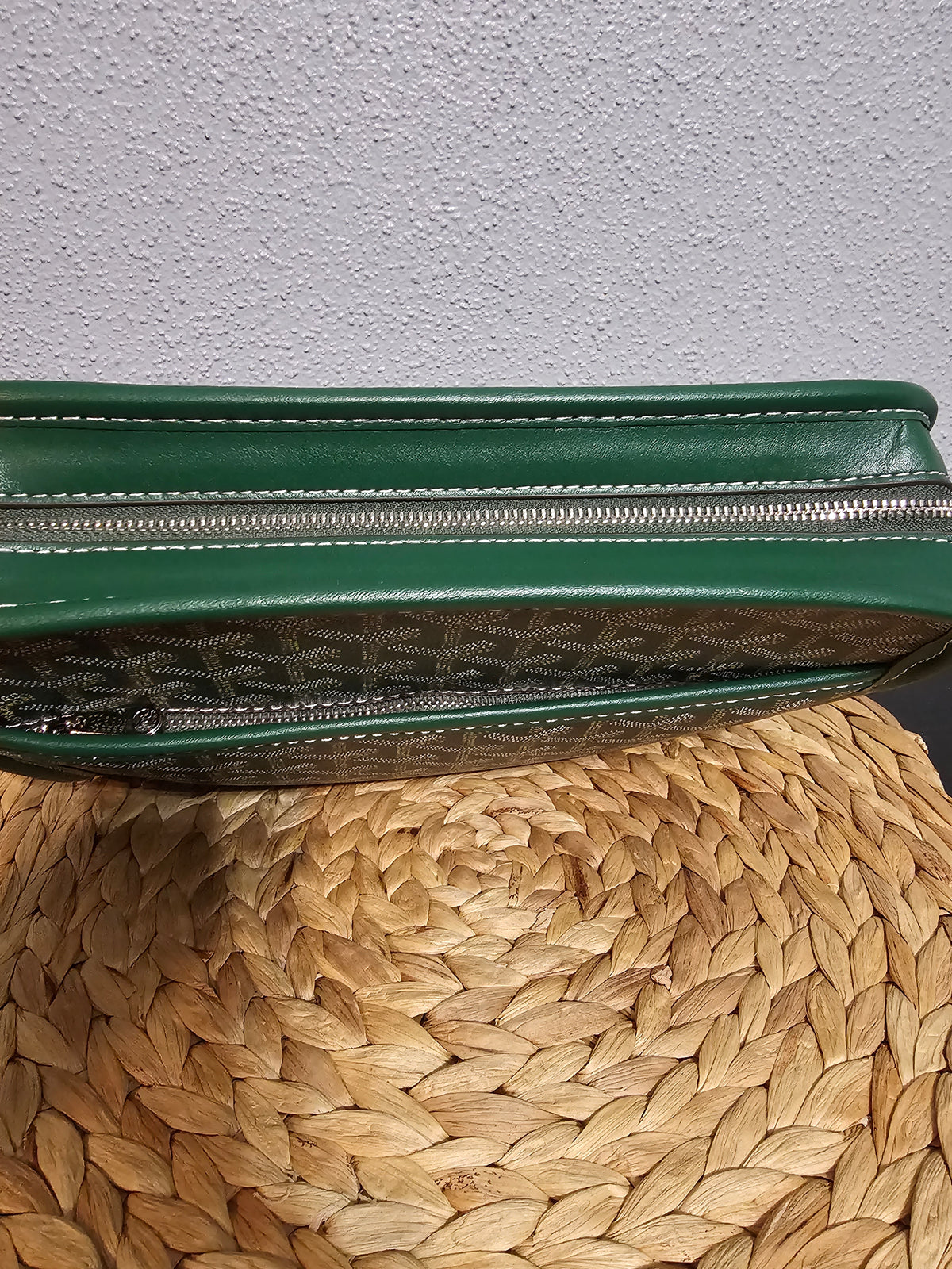 🤩 toiletry bag (10 × 7 1/2 in.)