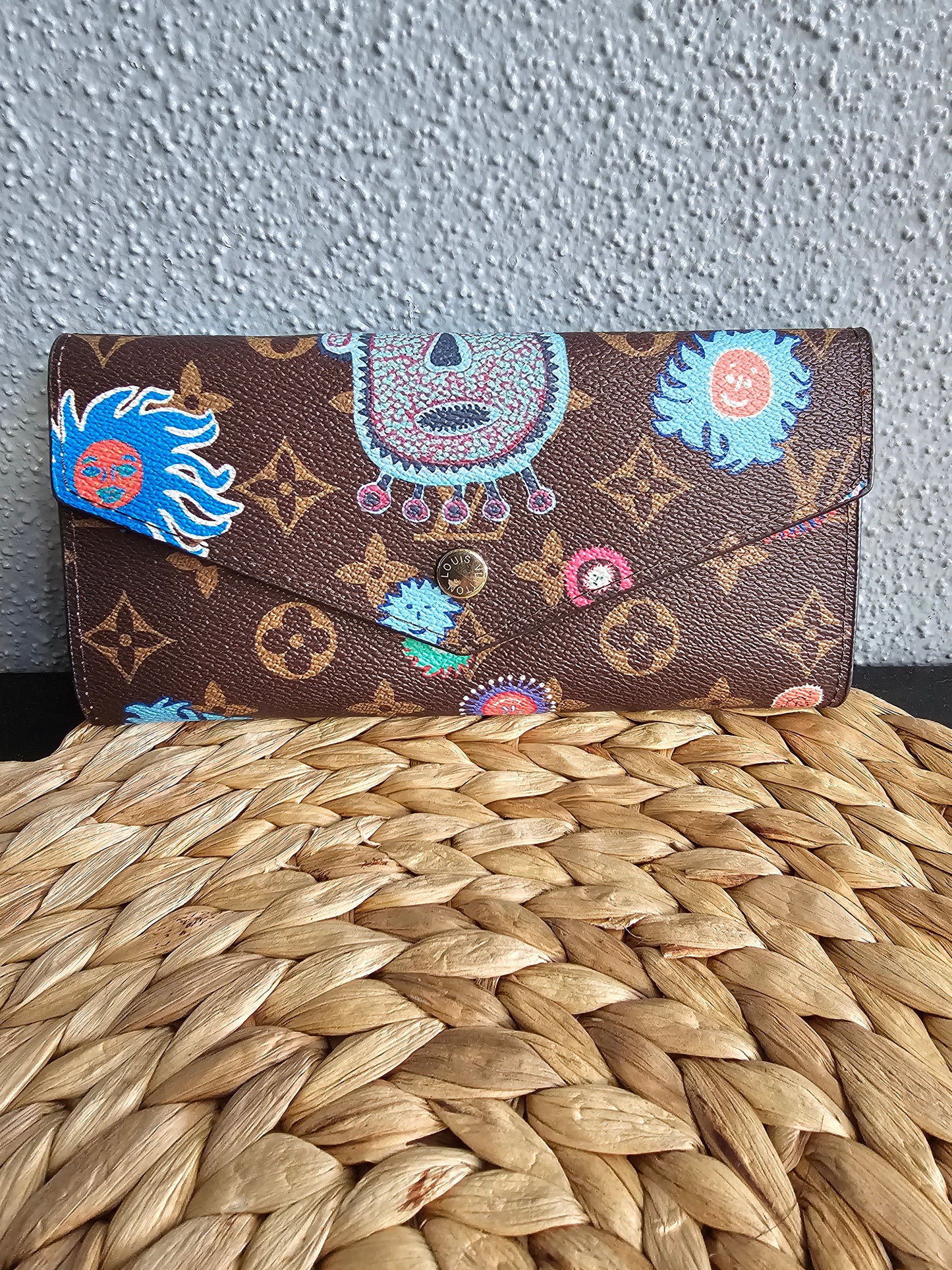 Full-size snap wallet