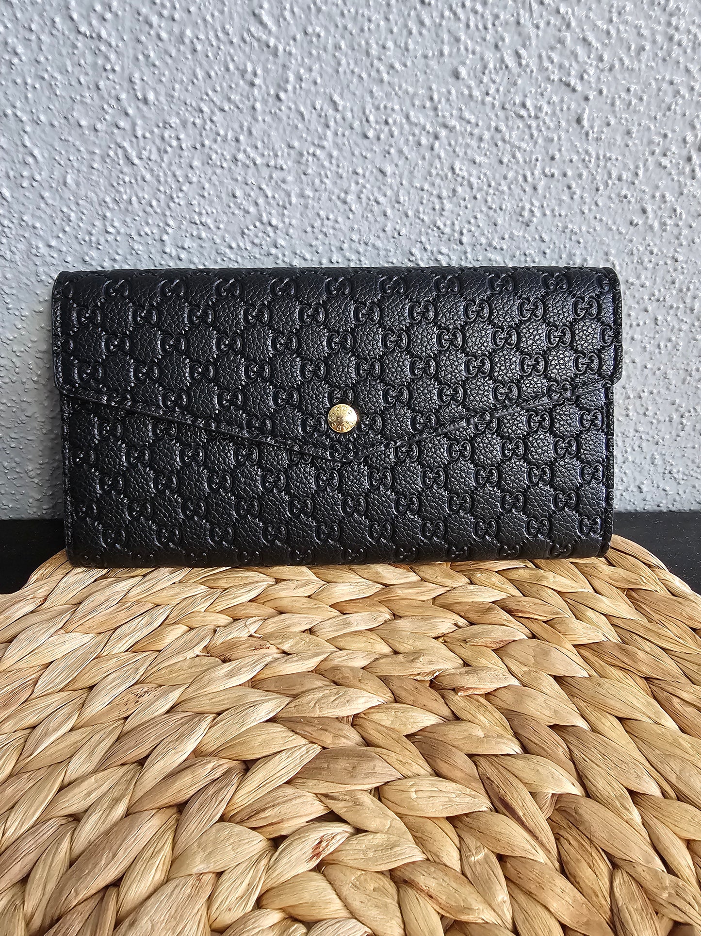 Full-size snap wallet