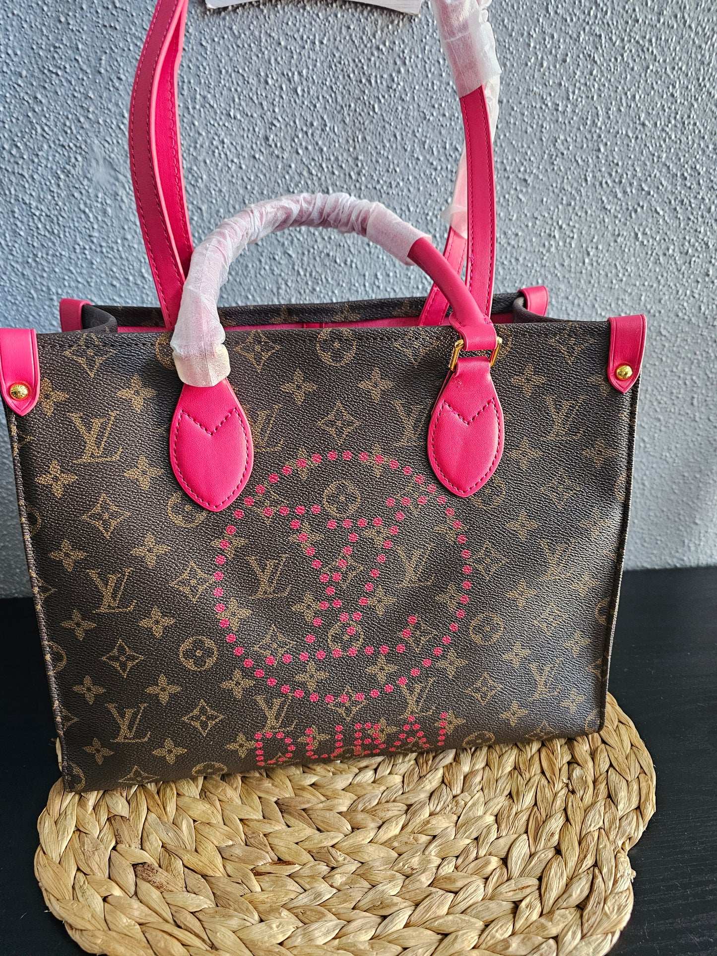 On the go hand bag/ shoulder carry