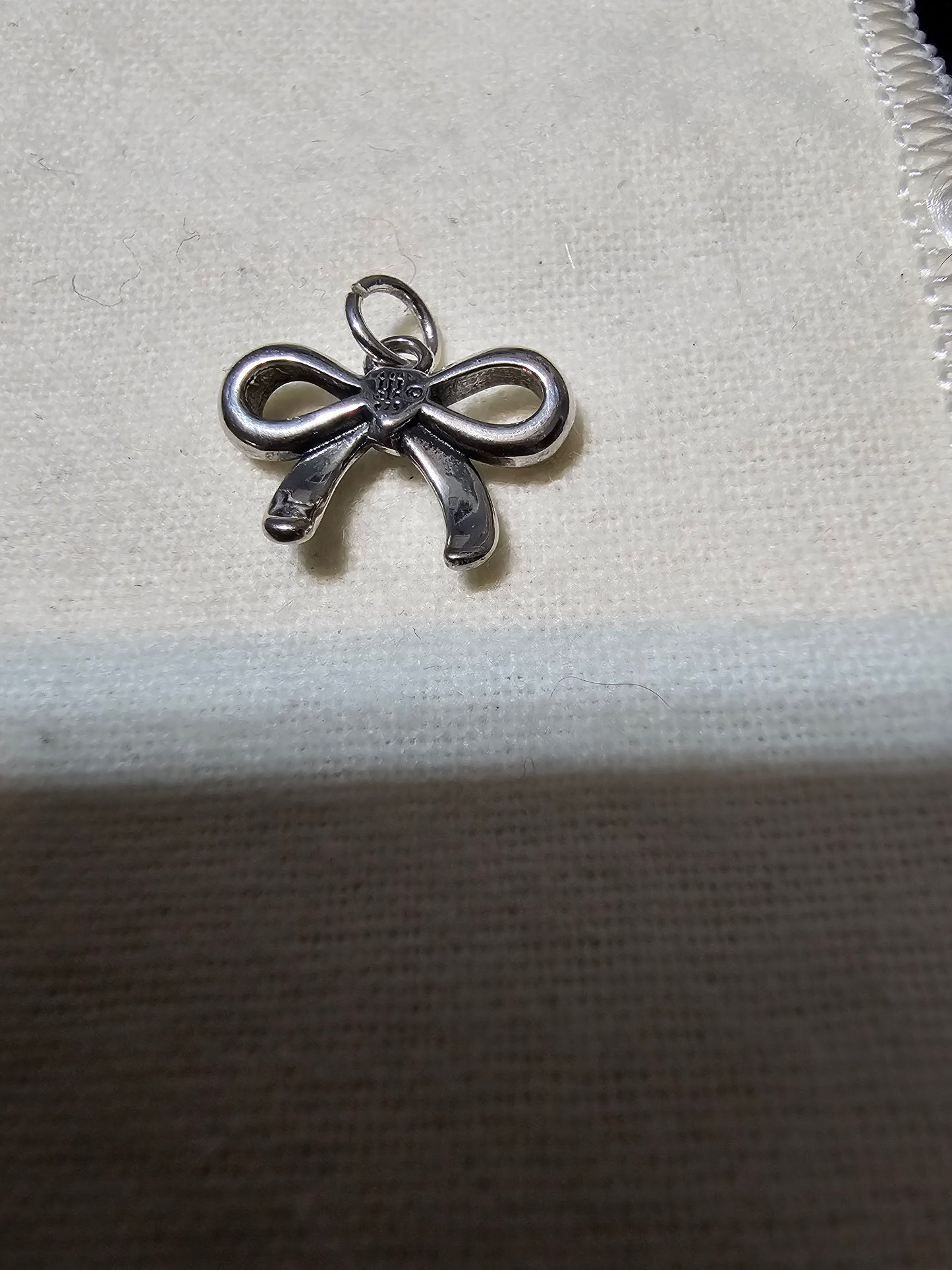 925  charm (bow)