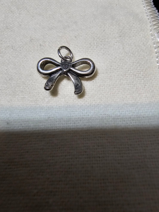 925  charm (bow)