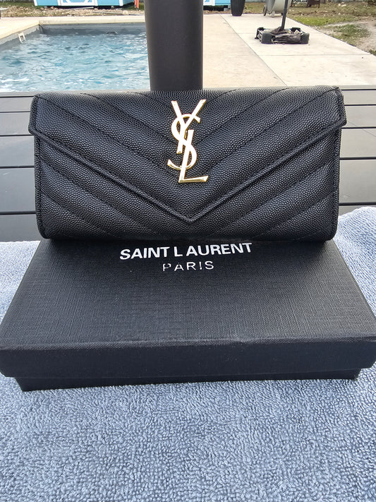 Full-size snap wallet