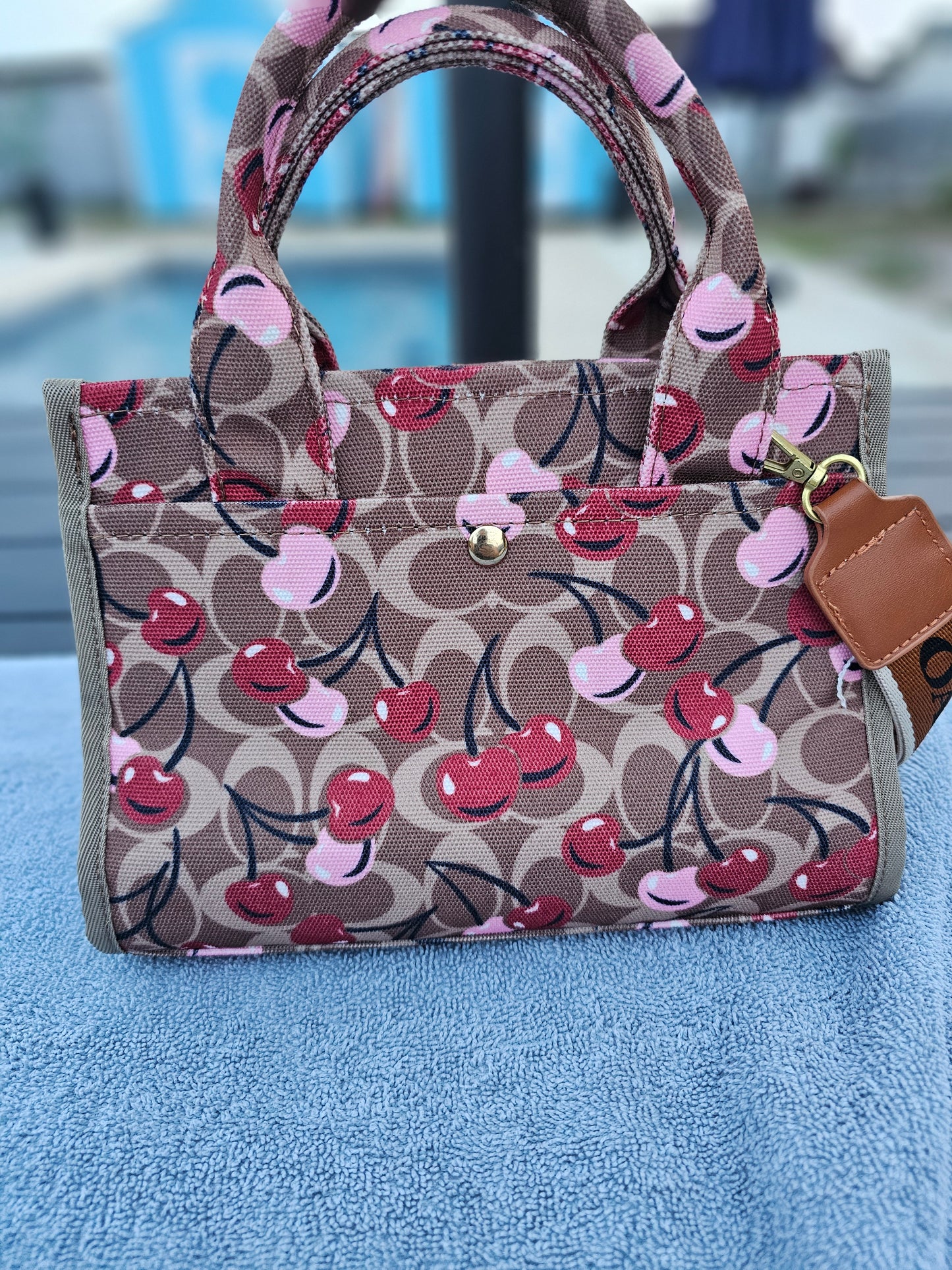 Hand bag / Crossbody