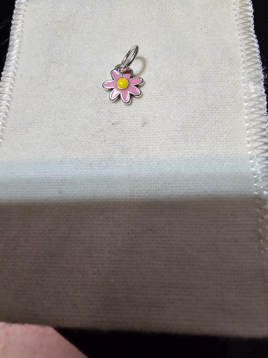 925  charm (flower)