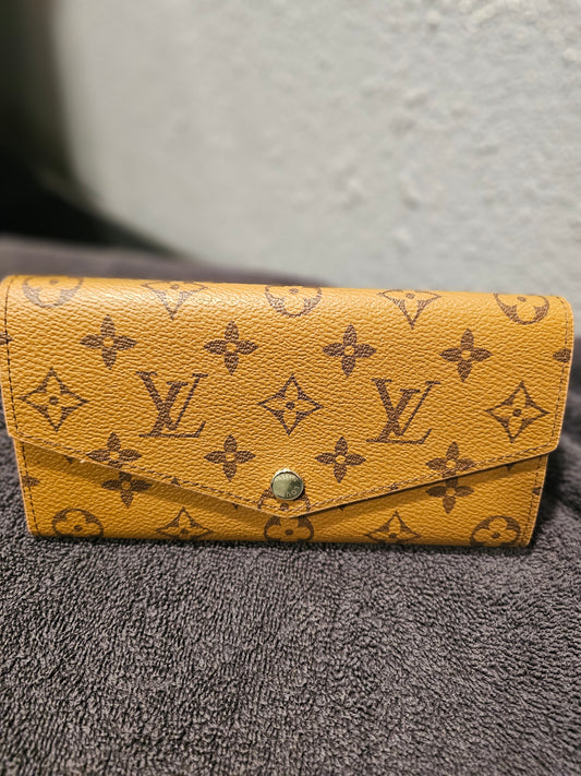 Full-size snap wallet